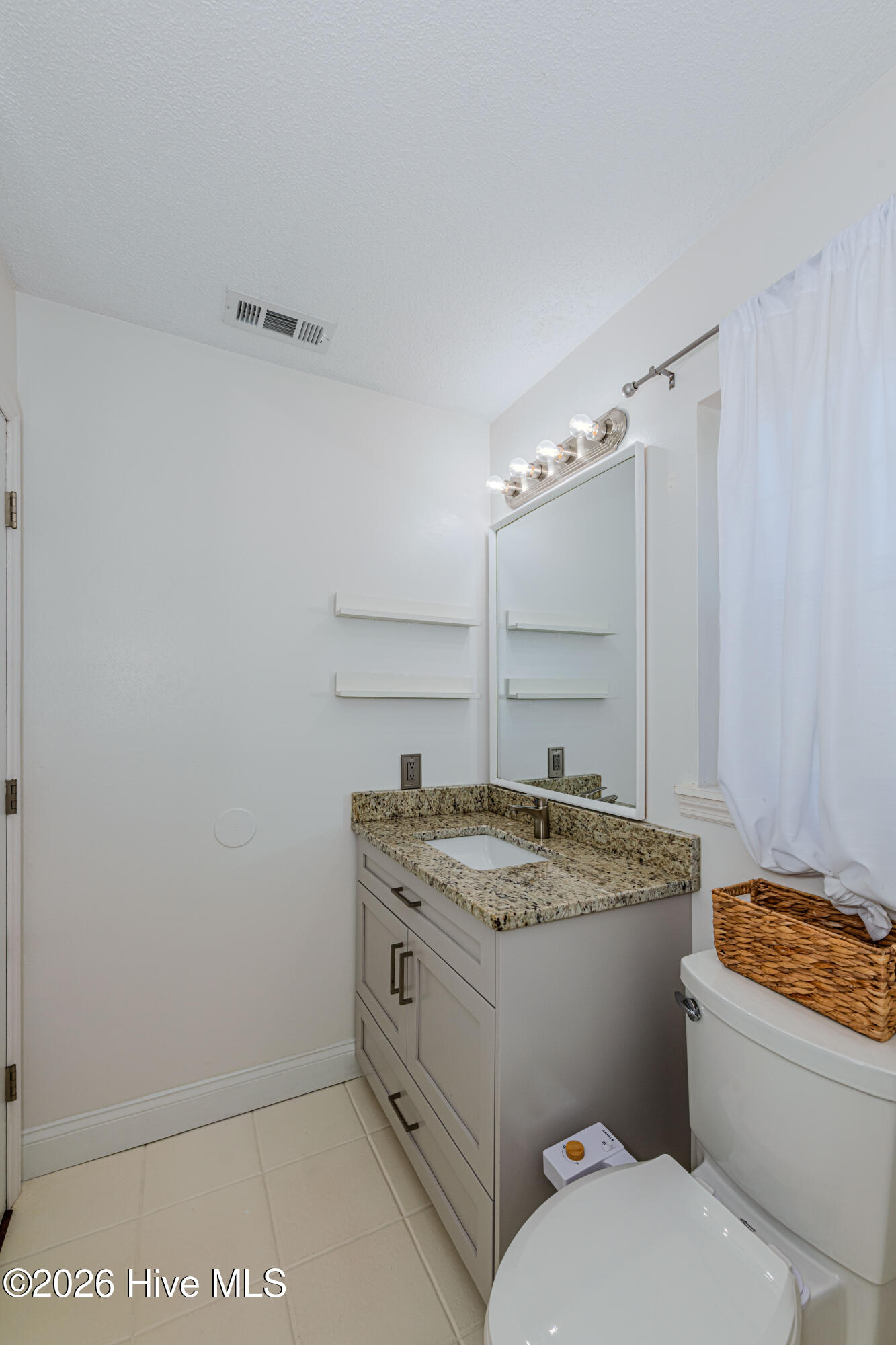 100564633 | Photo 48