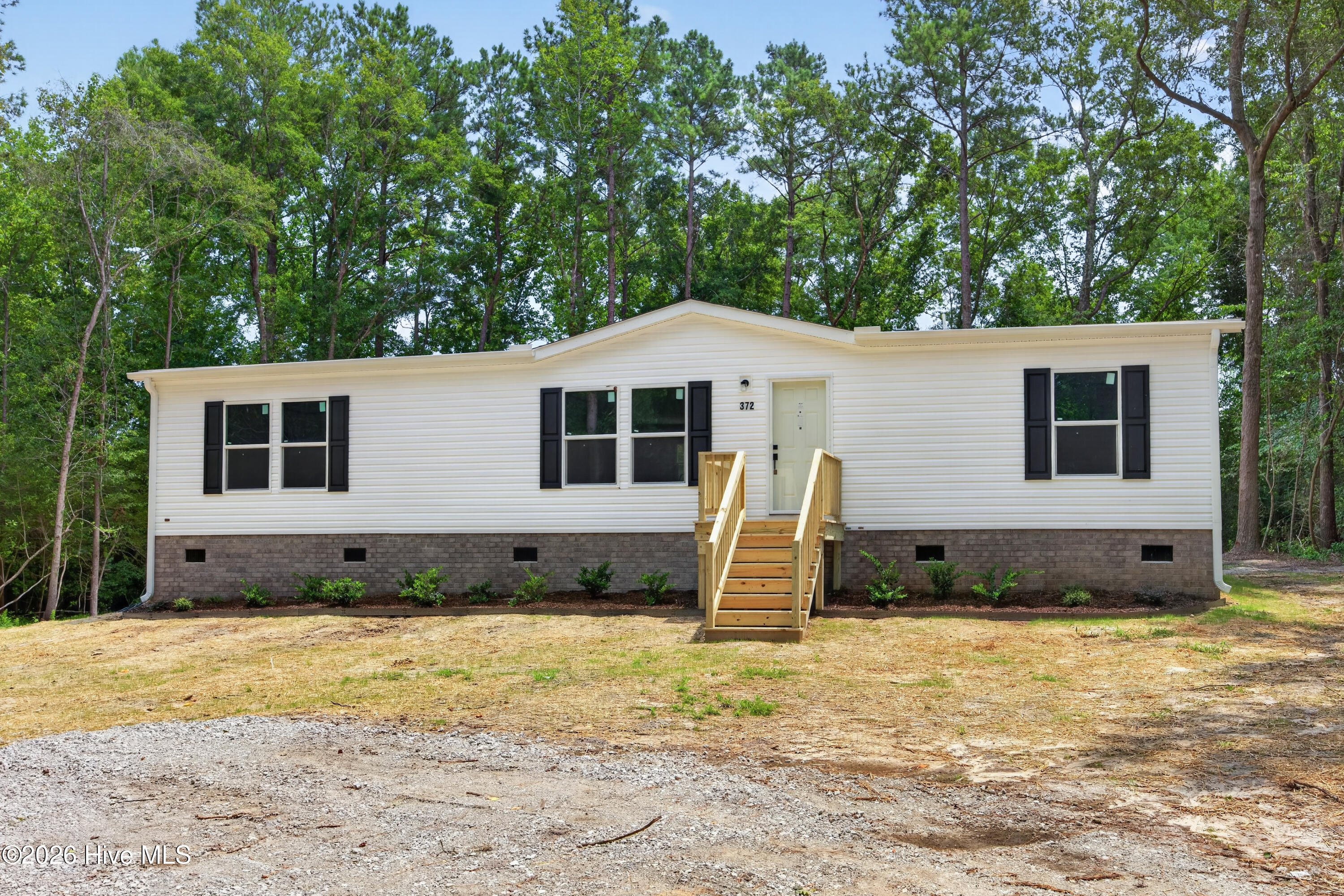 3rd image of 372 Mallard Roost Dr, Burgaw, NC 28425 | MLS# 100593158