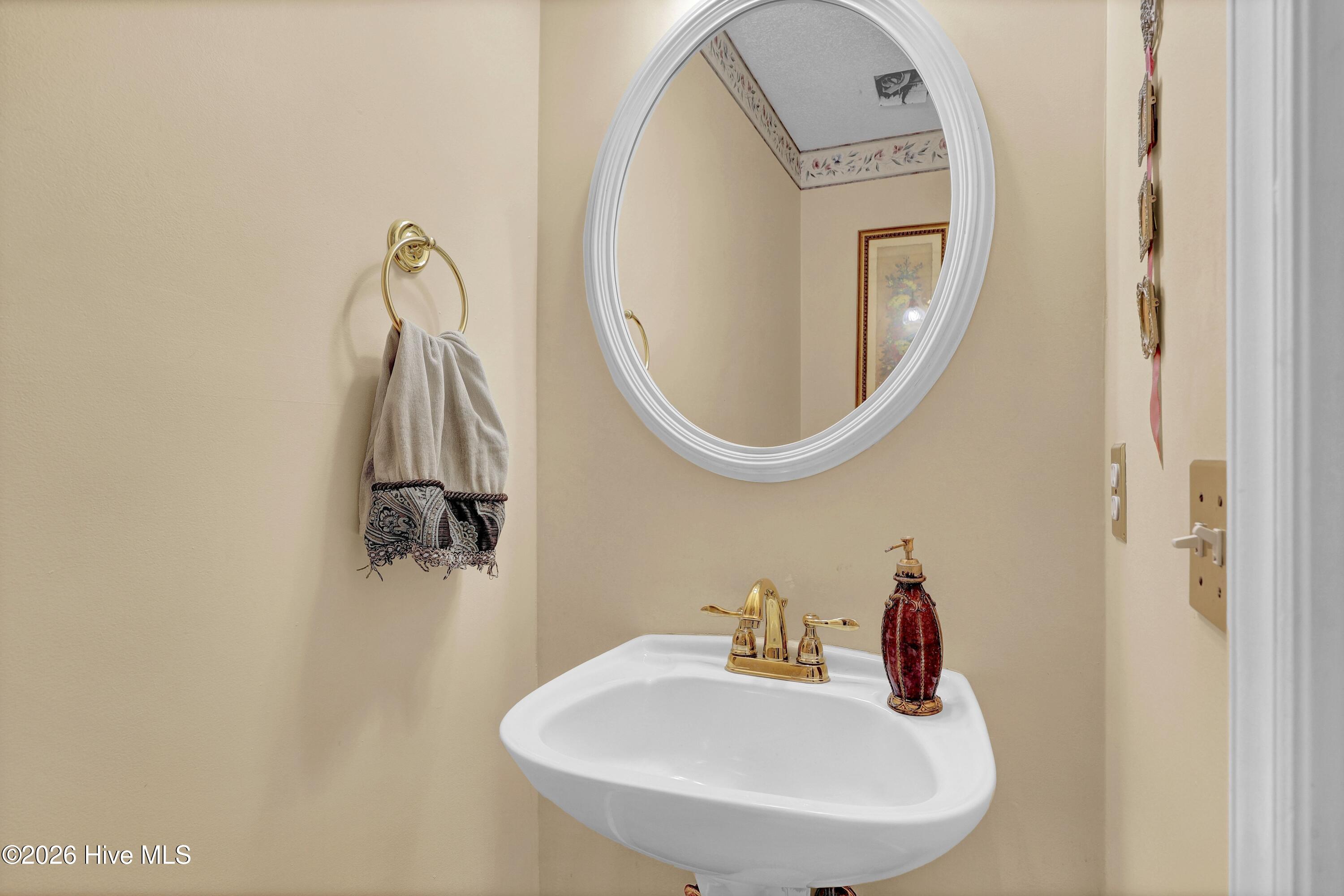 100570171 | Photo 12