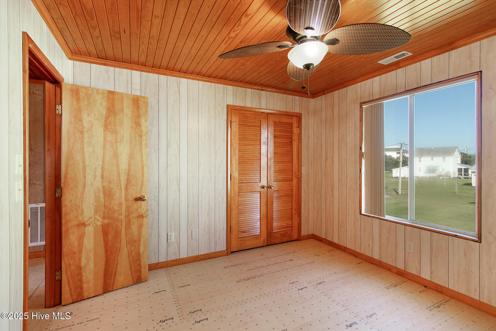 100535334 | Photo 27