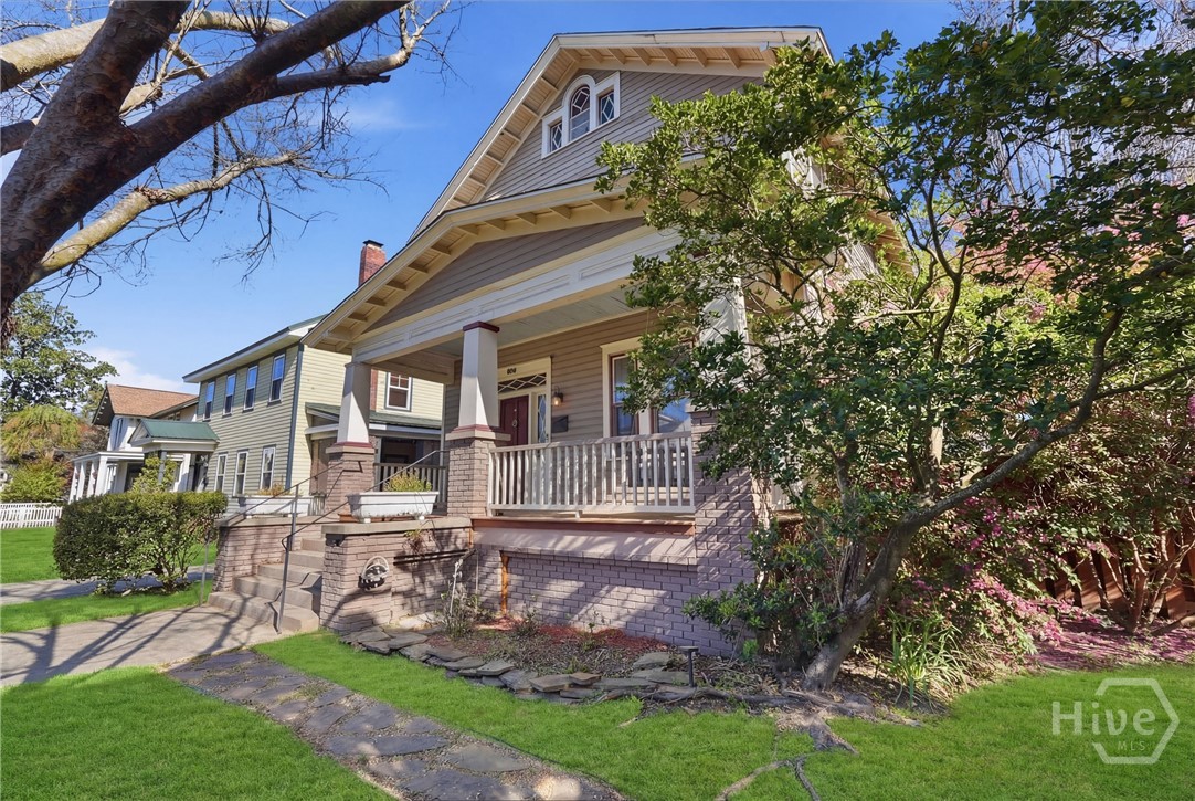 514 Maupas Avenue