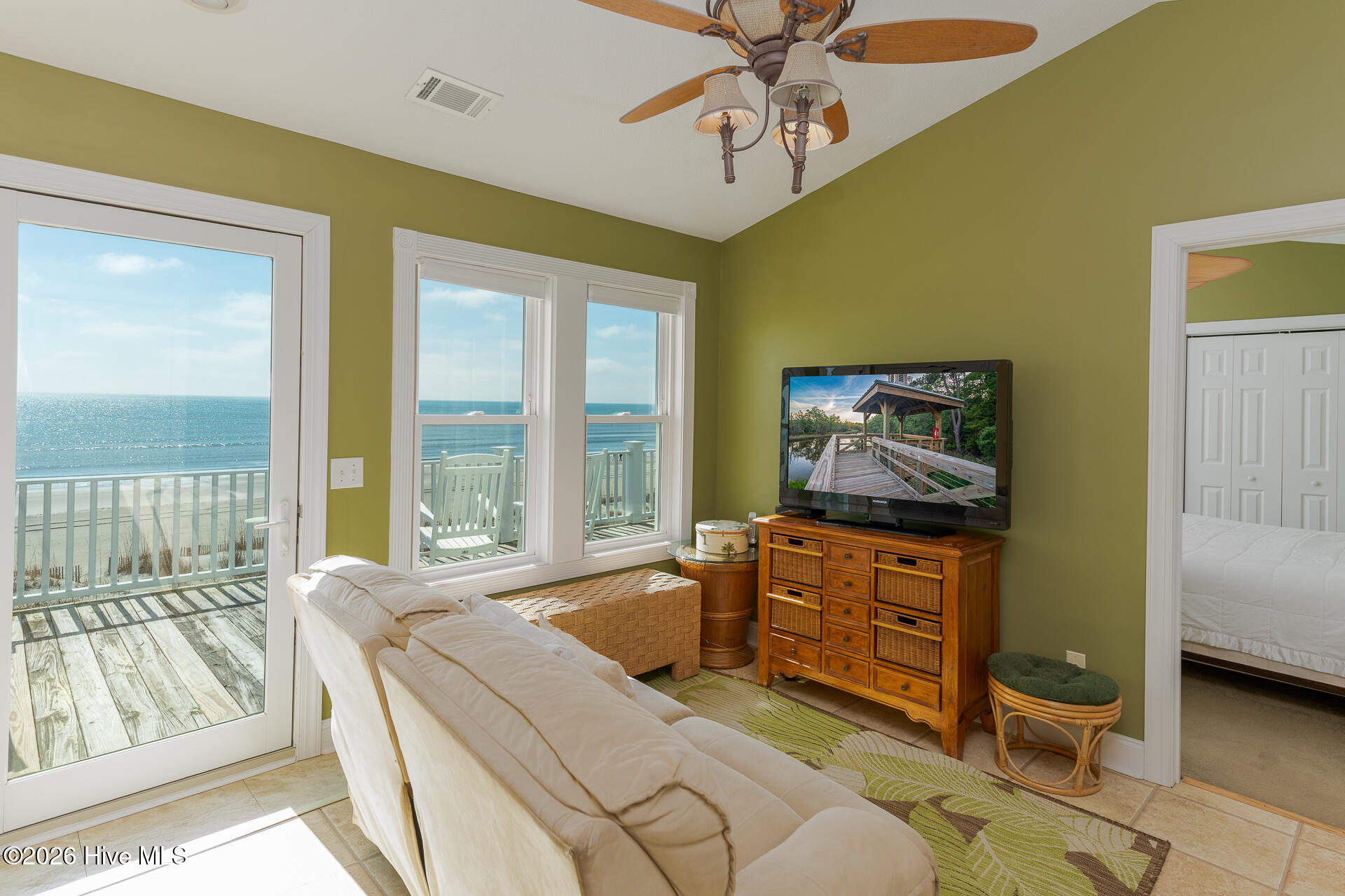 100558758 | Photo 34