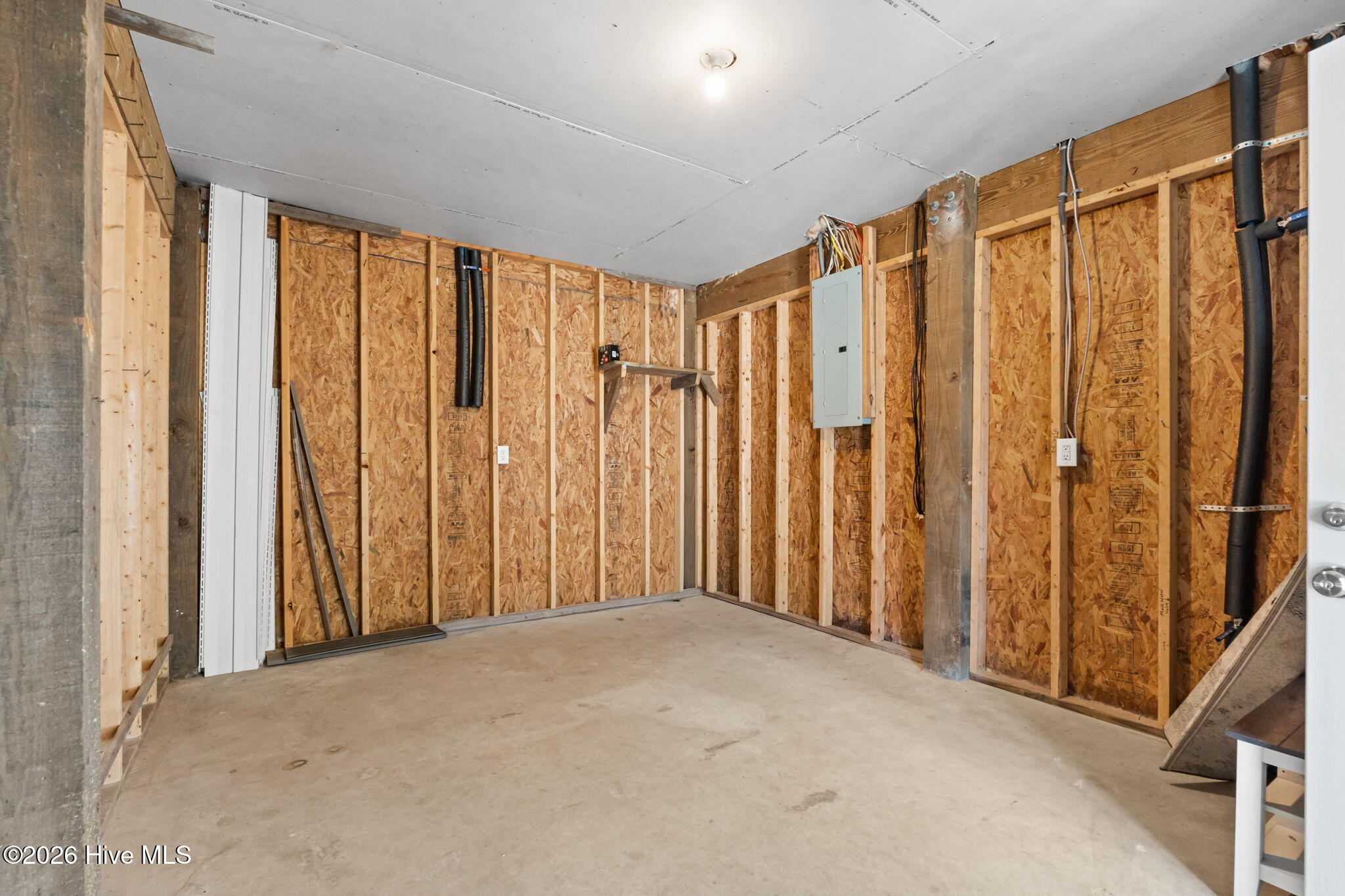 100553863 | Photo 43