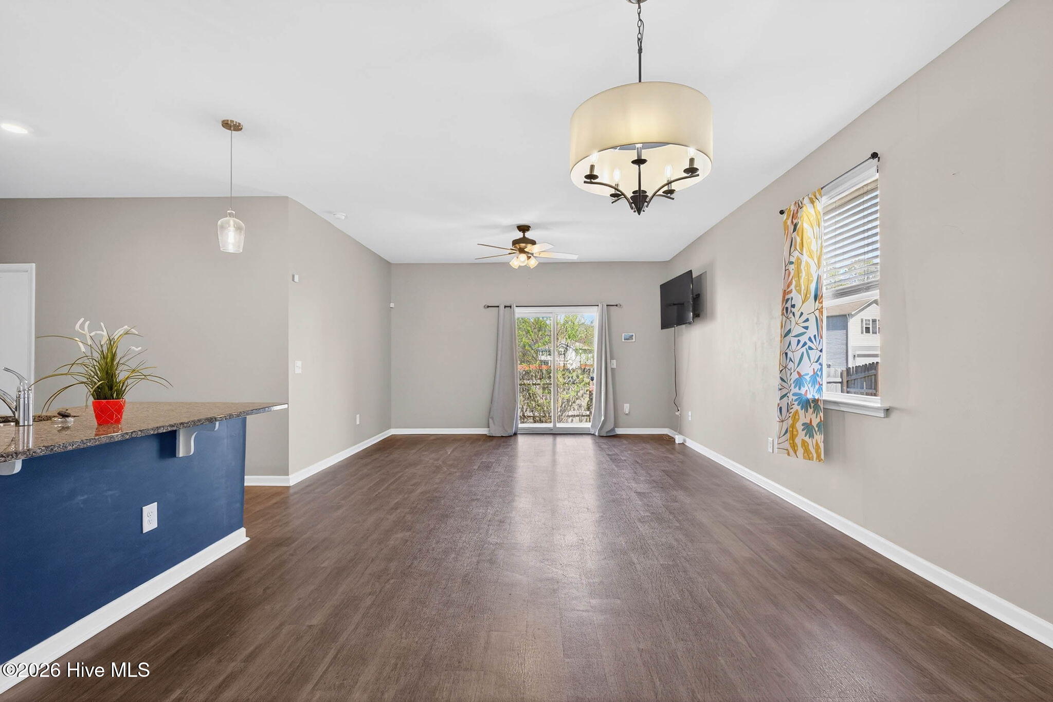 100564193 | Photo 13