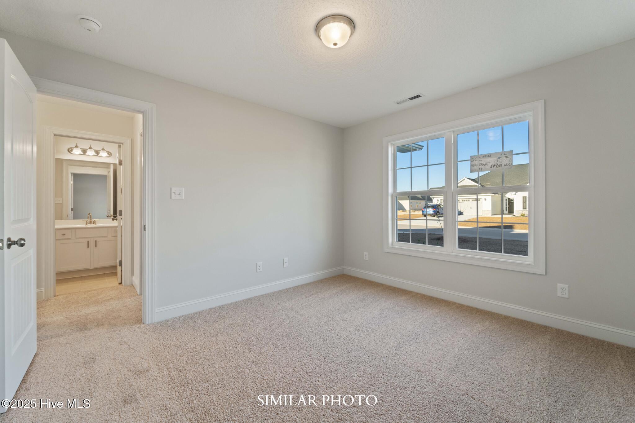 100521781 | Photo 22