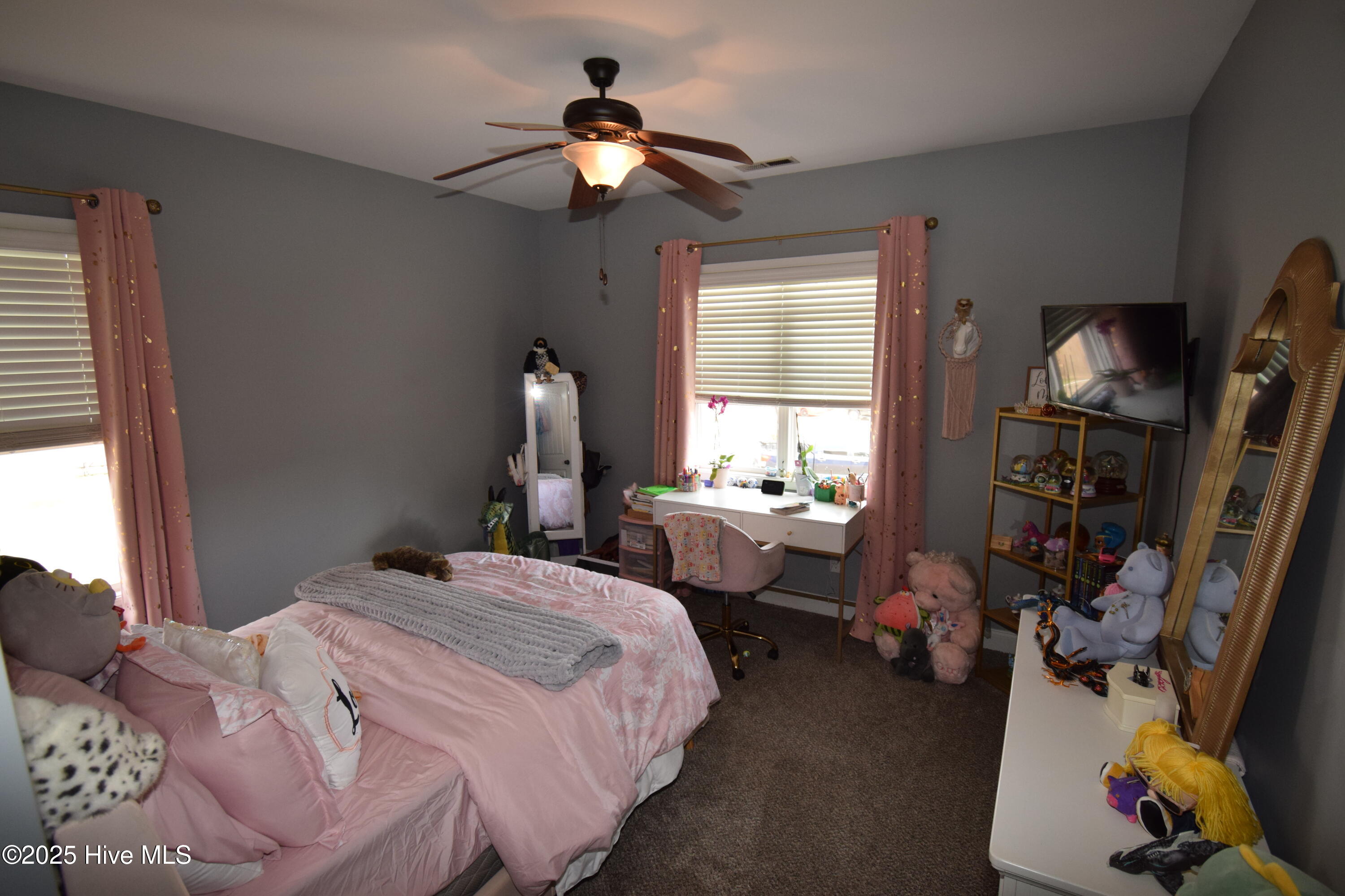 100566647 | Photo 40