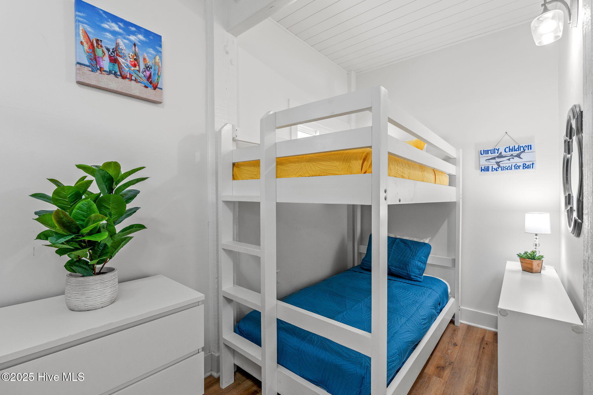 100540283 | Photo 21