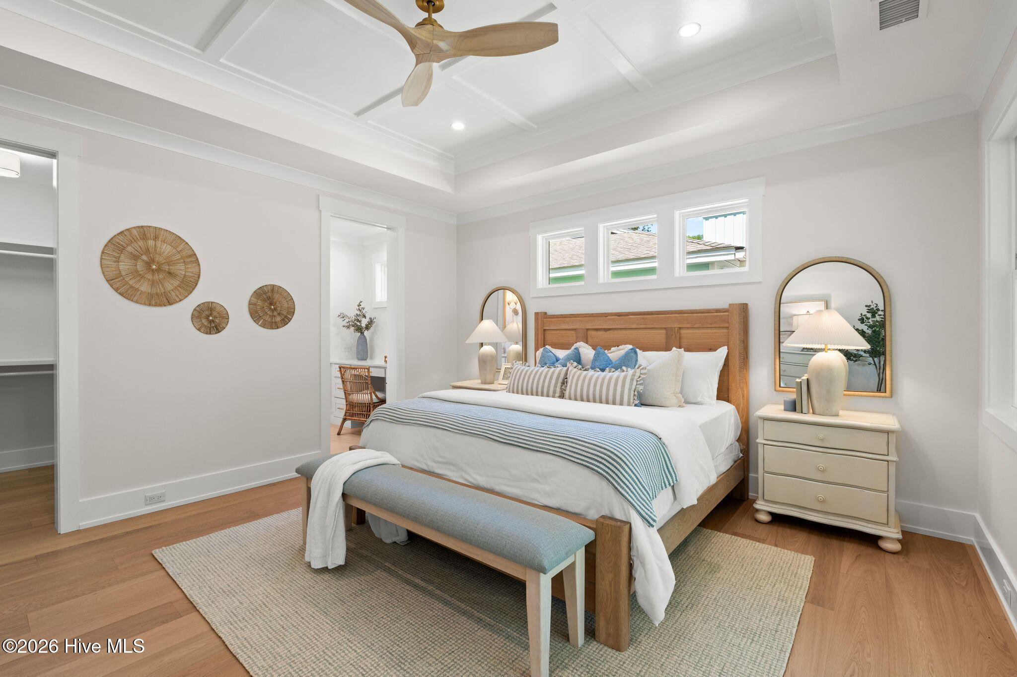 100568916 | Photo 34