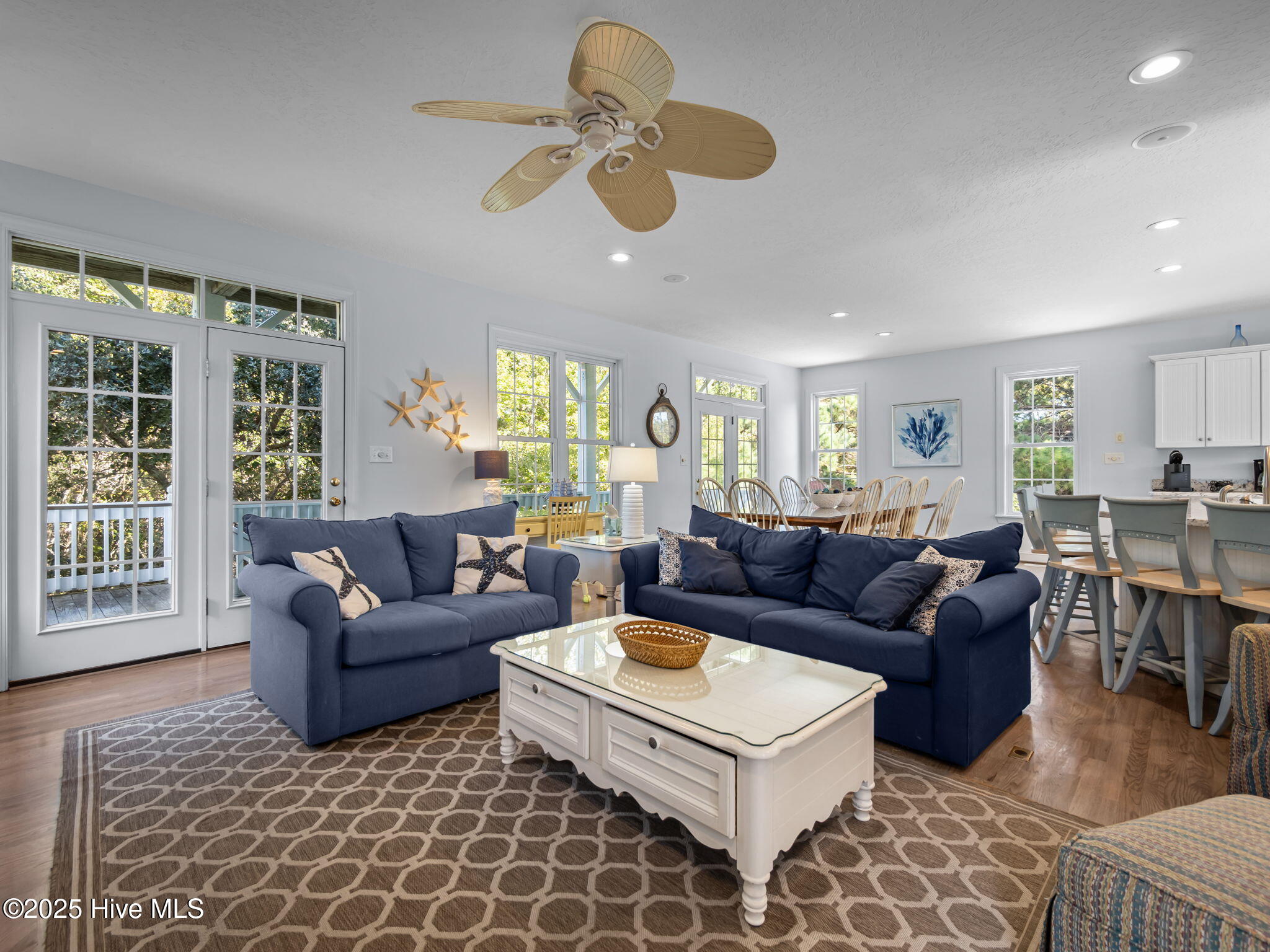 100541168 | Photo 14