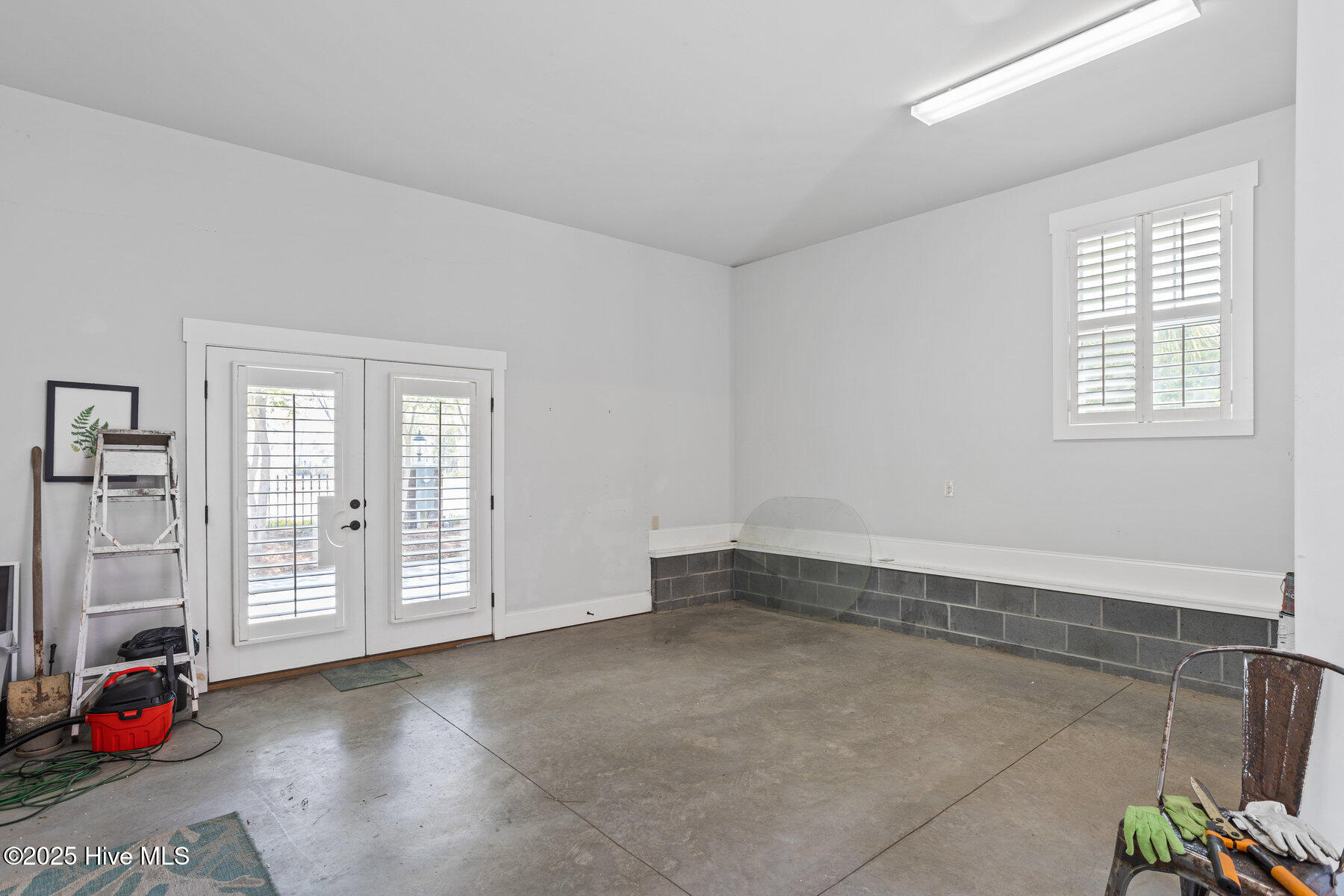 100503358 | Photo 32