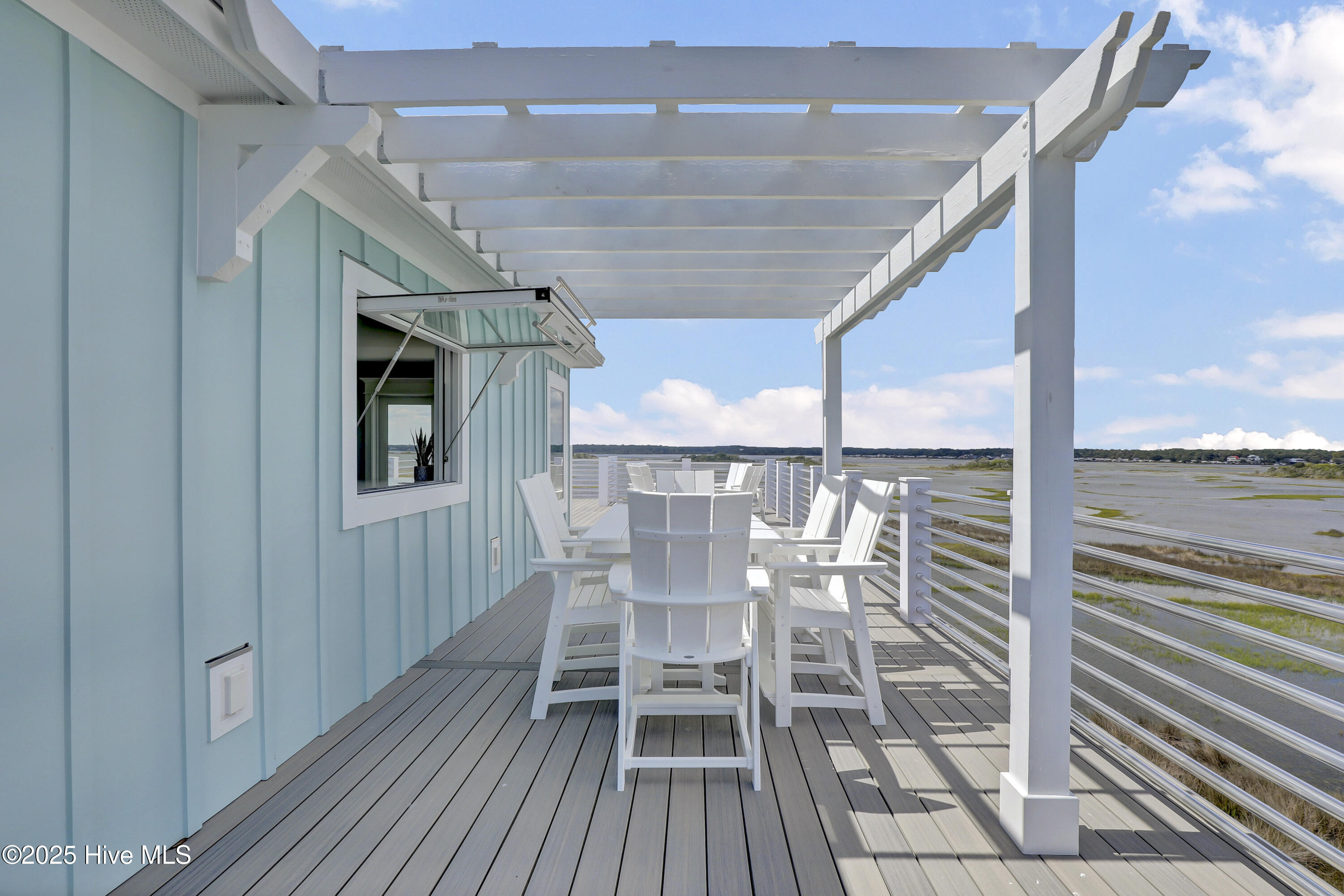 100555615 | Photo 51