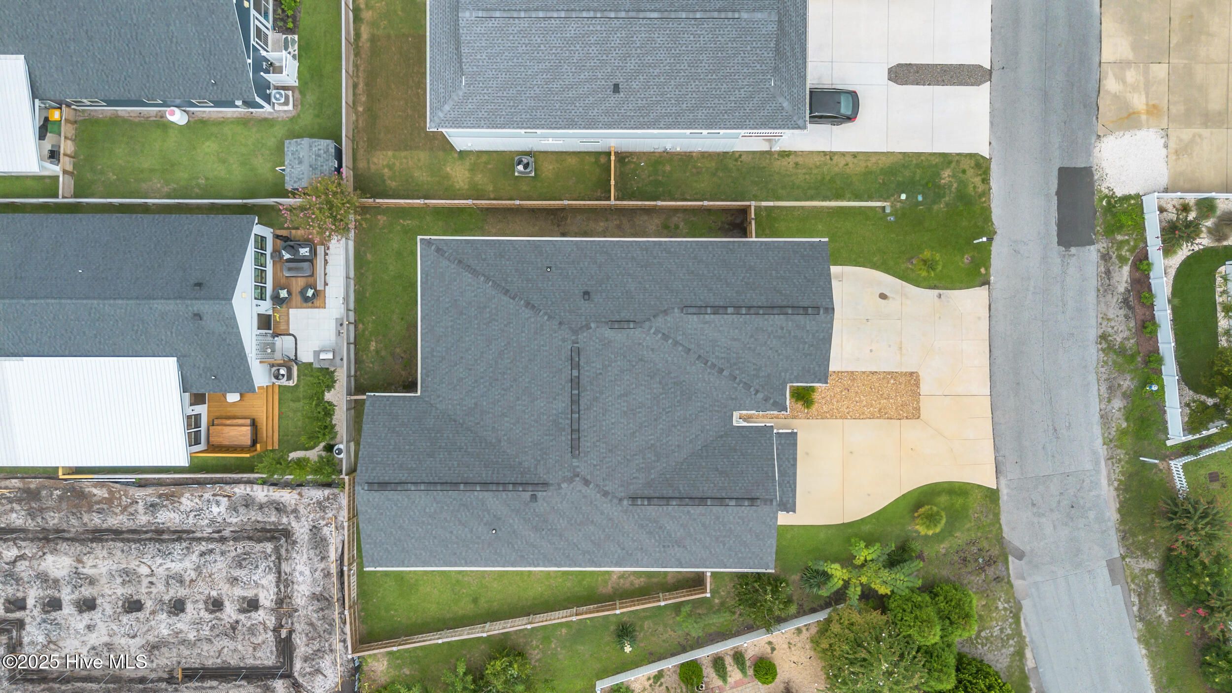 100565755 | Photo 48