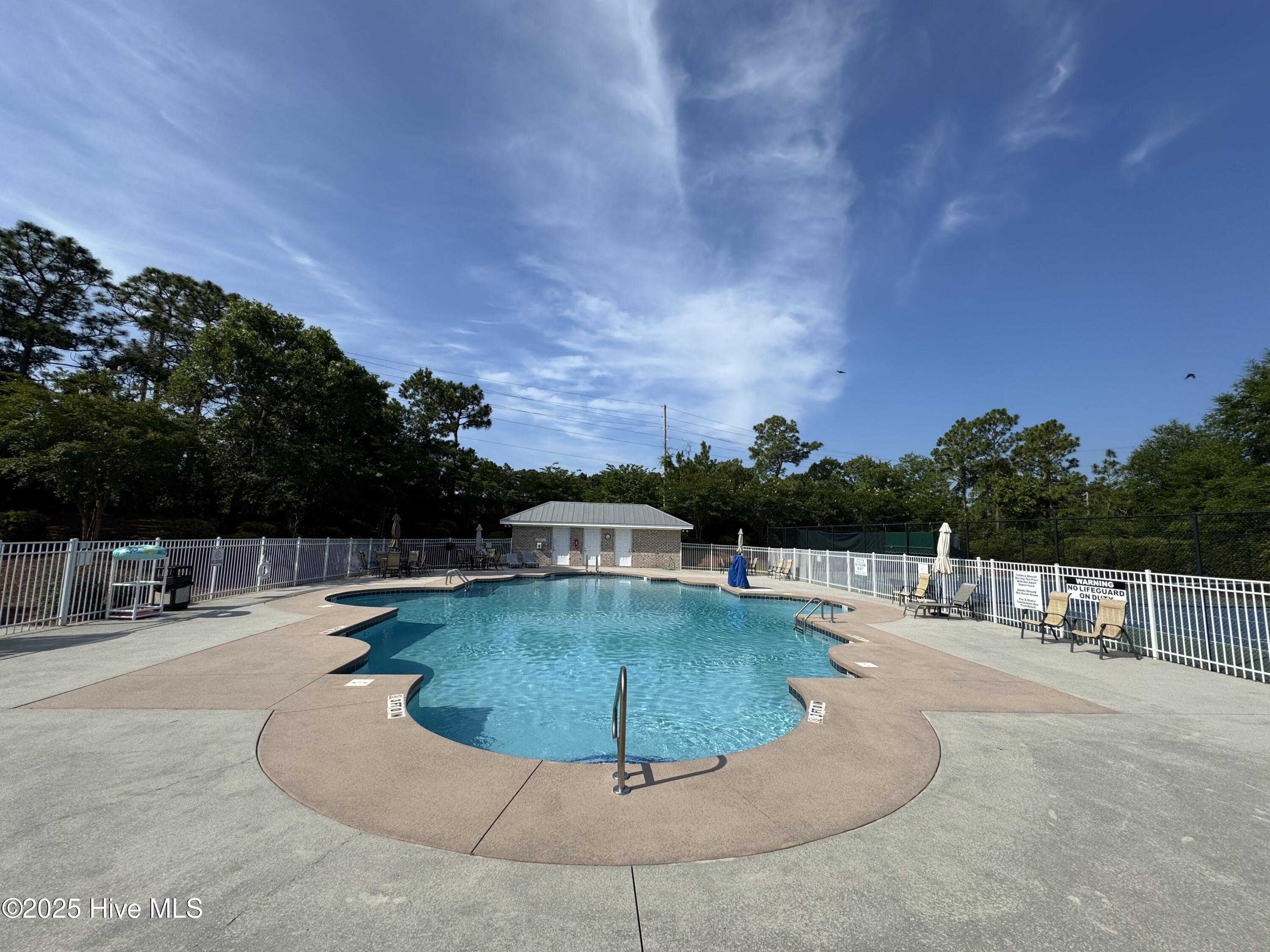 100510416 | Photo 43