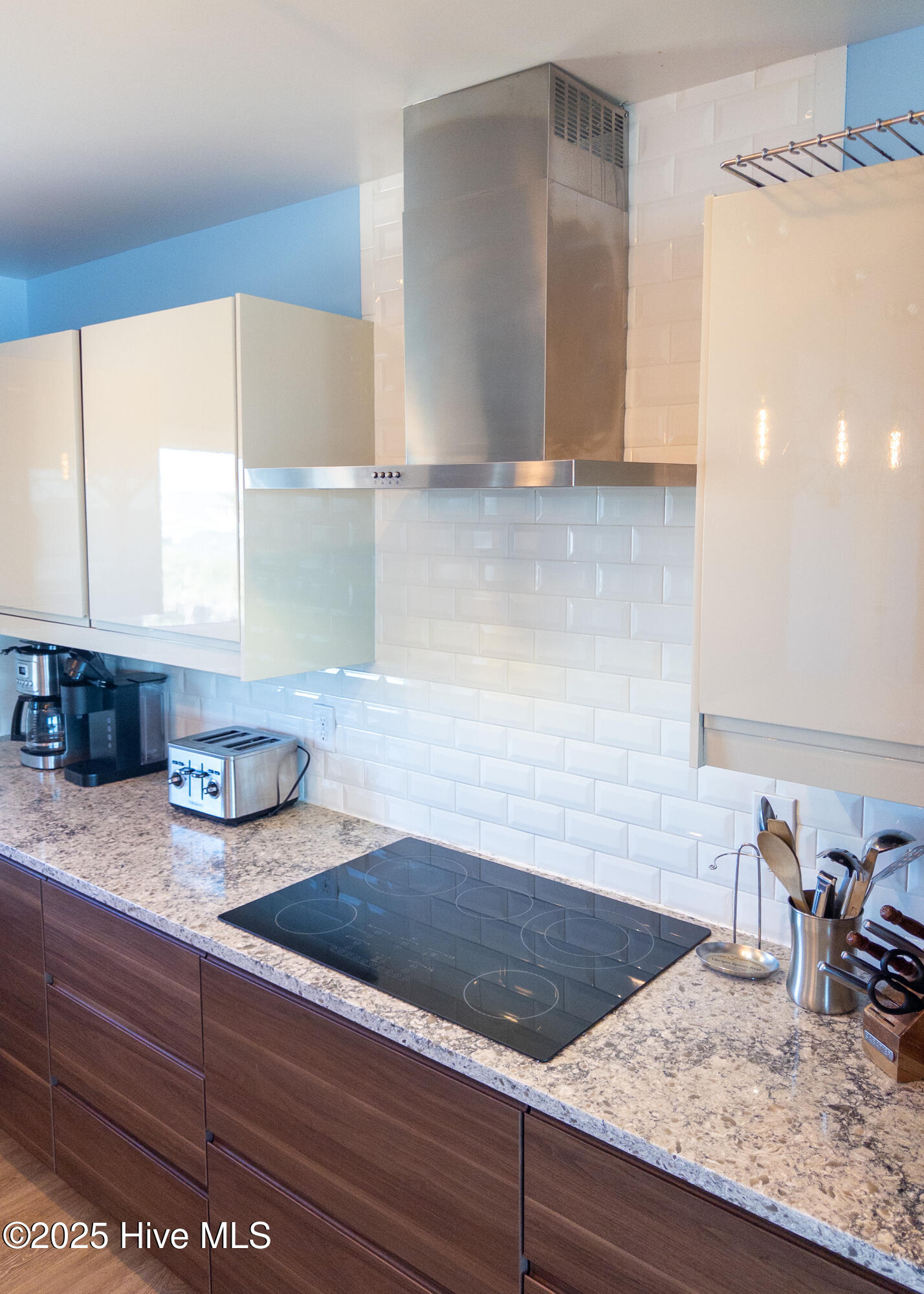 100539588 | Photo 31