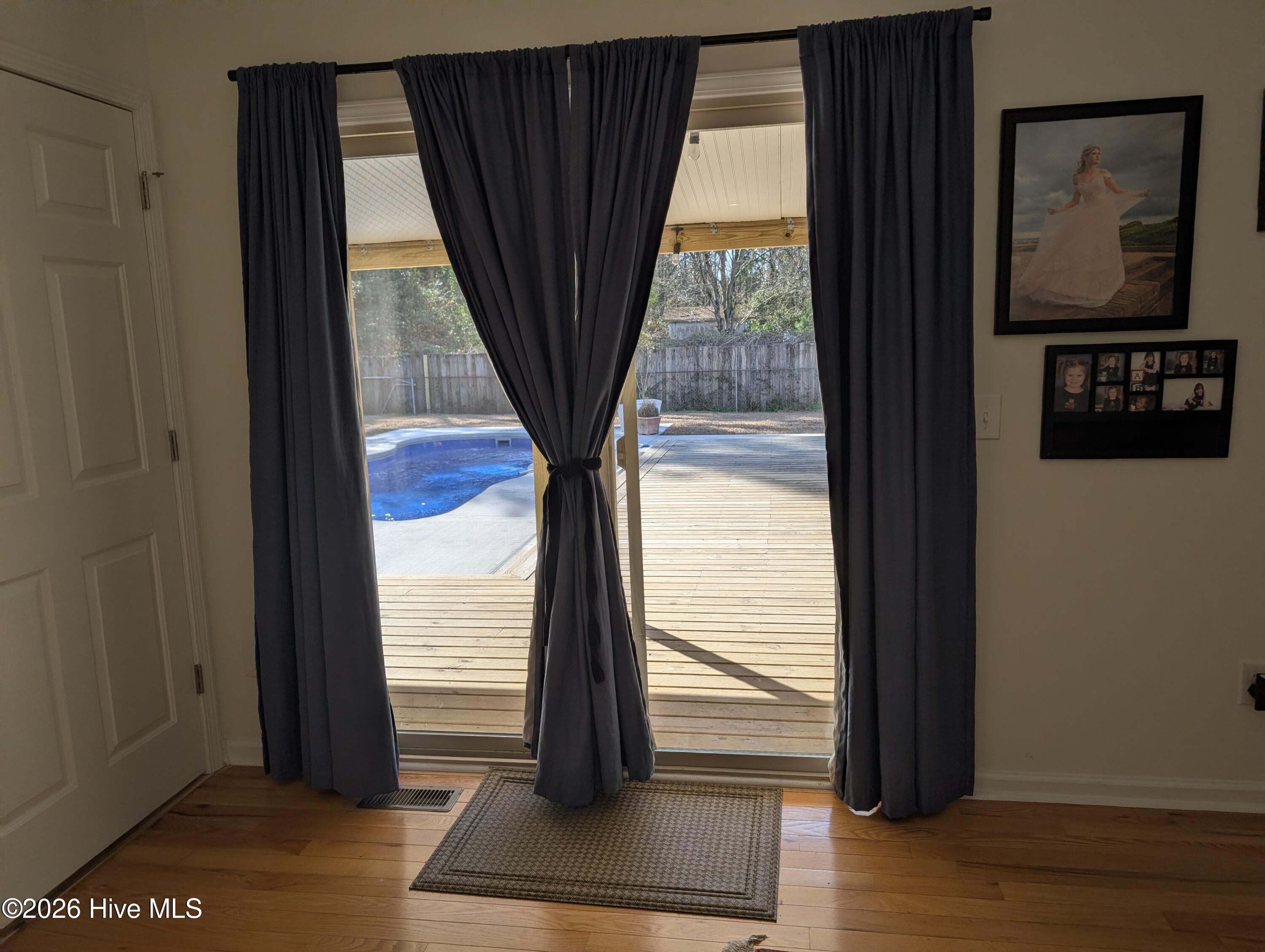 100550544 | Photo 13