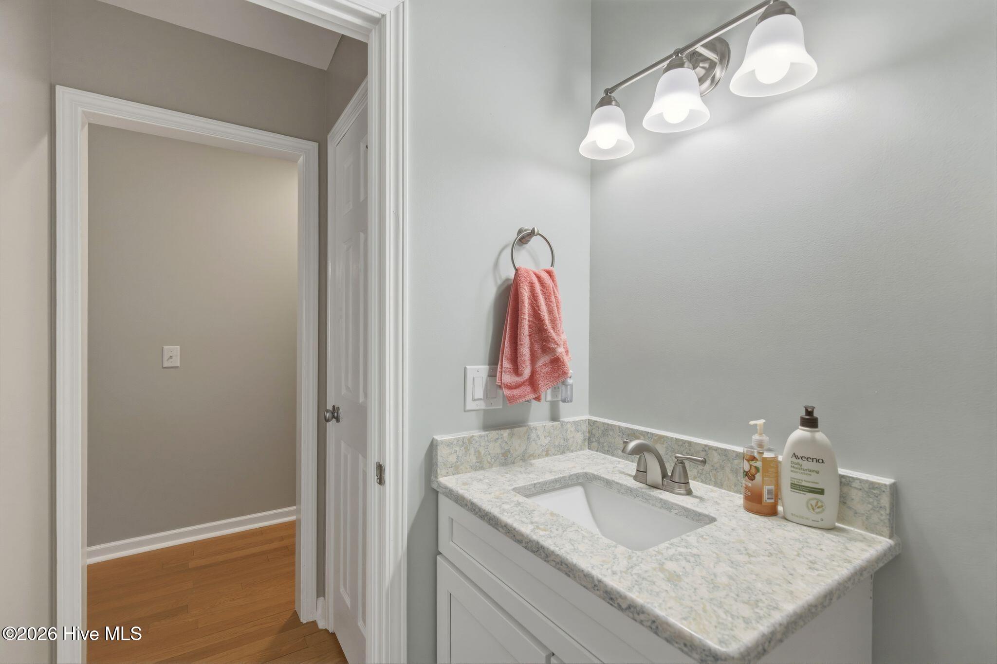 100562686 | Photo 20