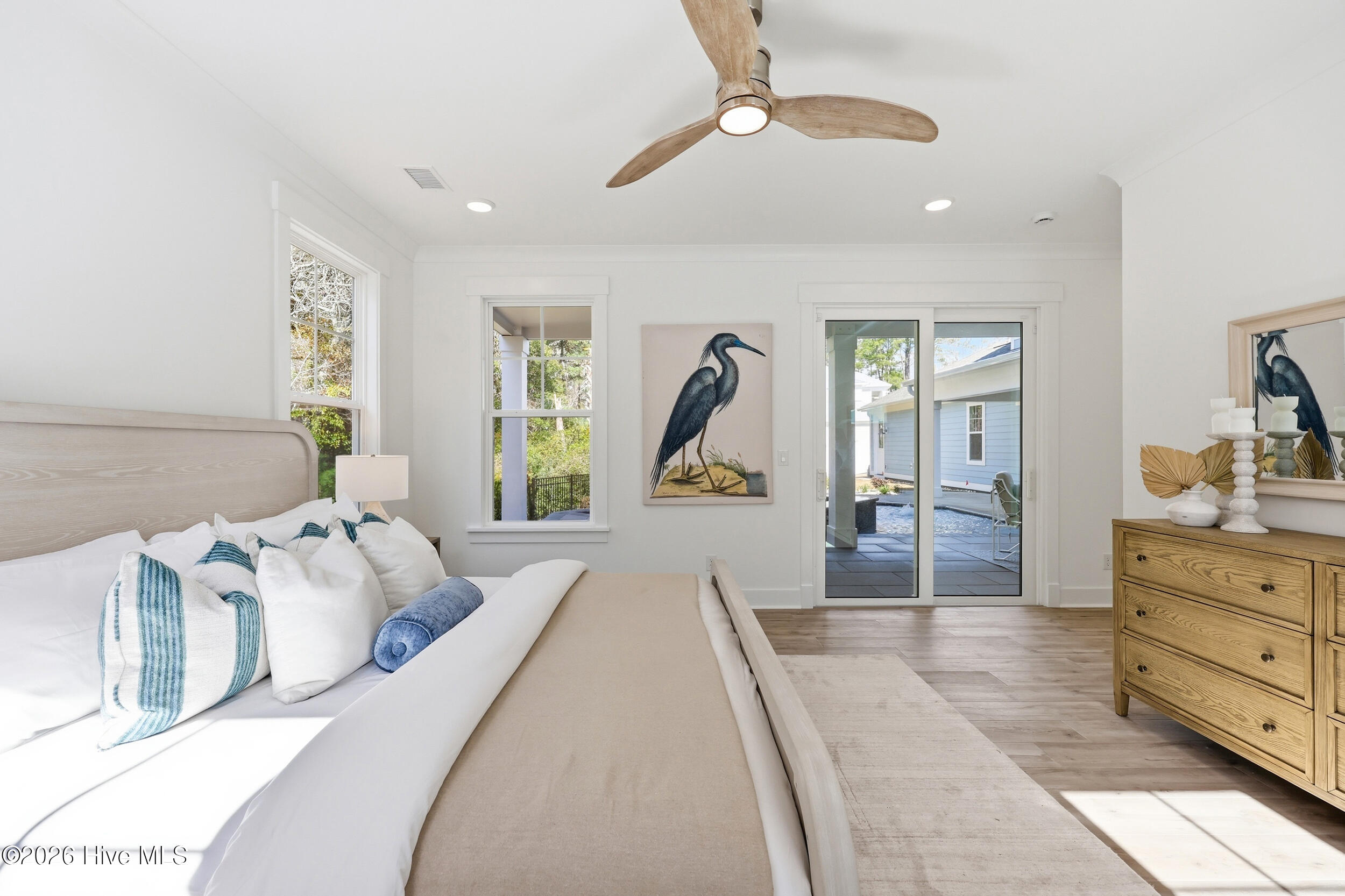 100523956 | Photo 15