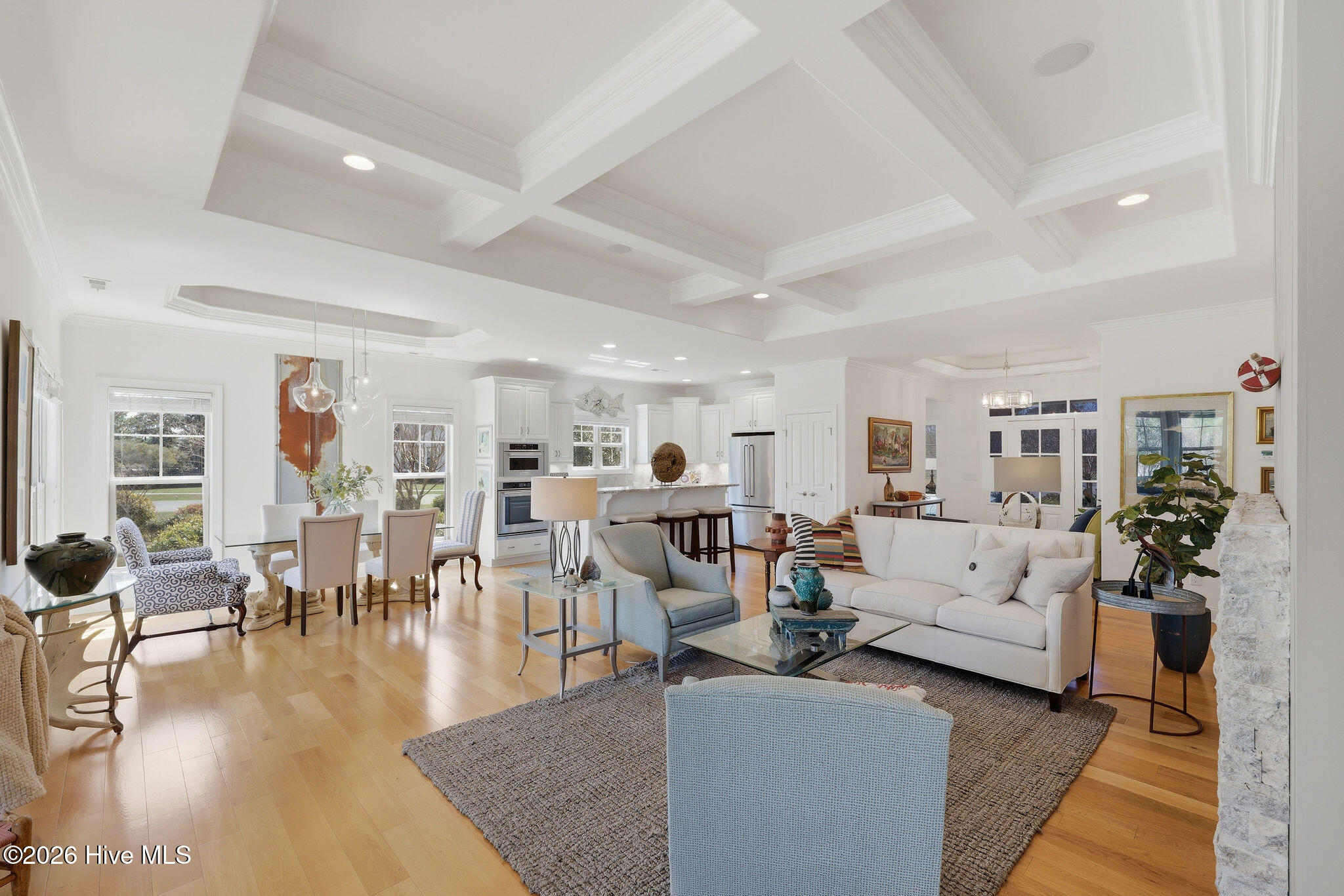 100561215 | Photo 29