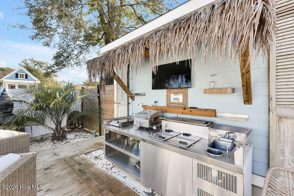 100549041 | Photo 46