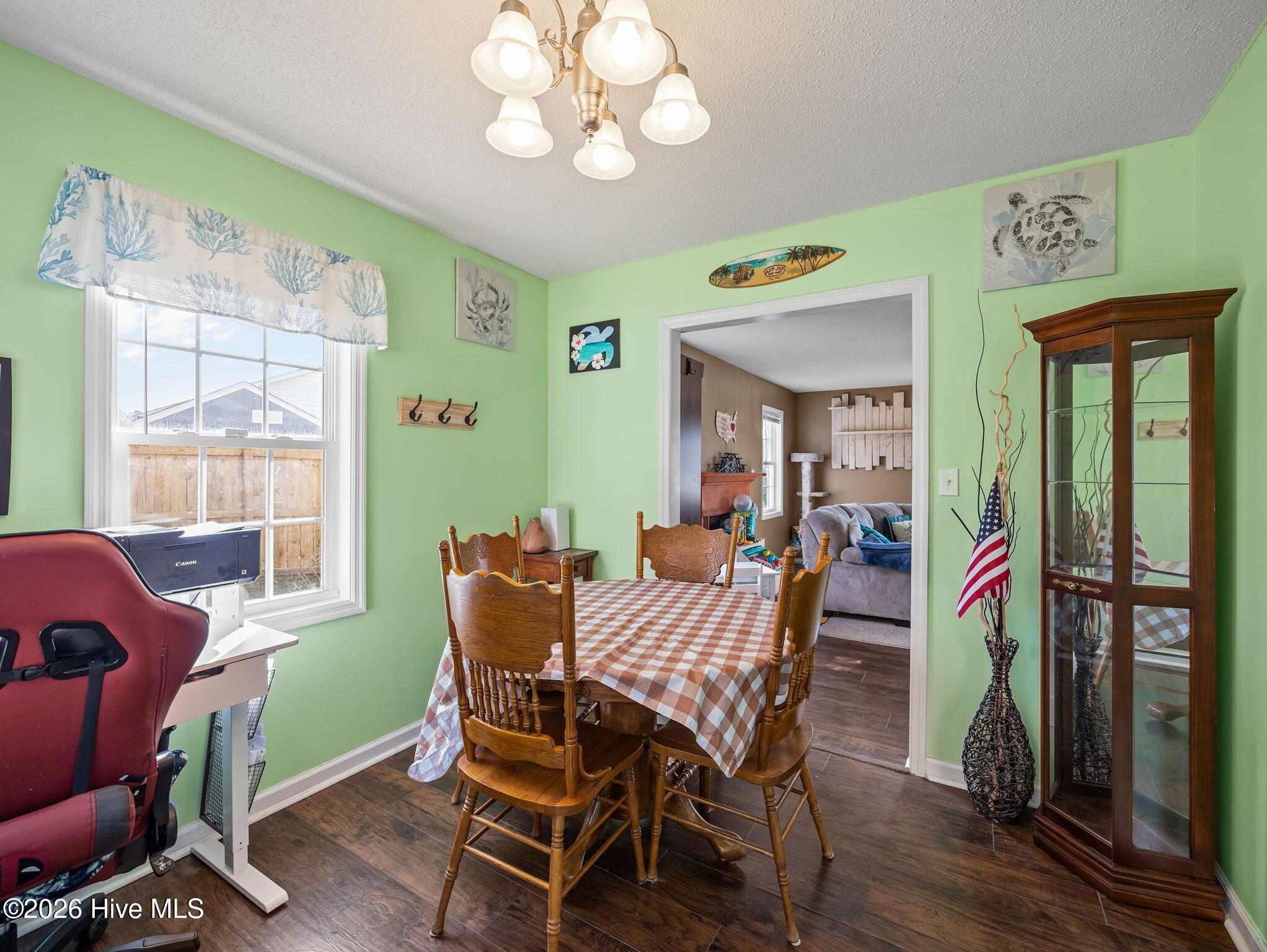 100568127 | Photo 17