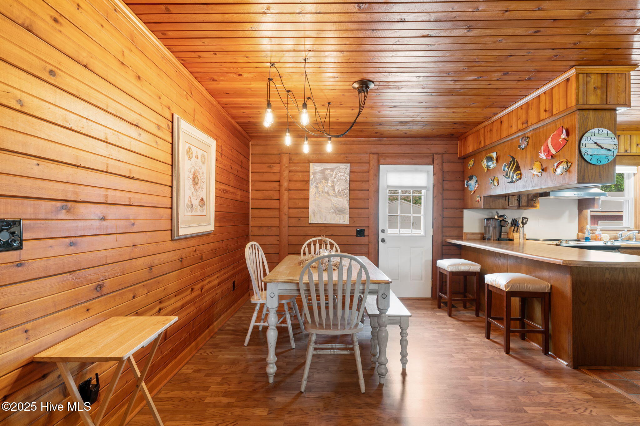 100511557 | Photo 16