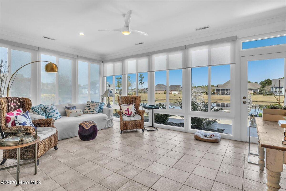 100562728 | Photo 35