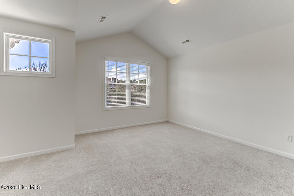 100559193 | Photo 18