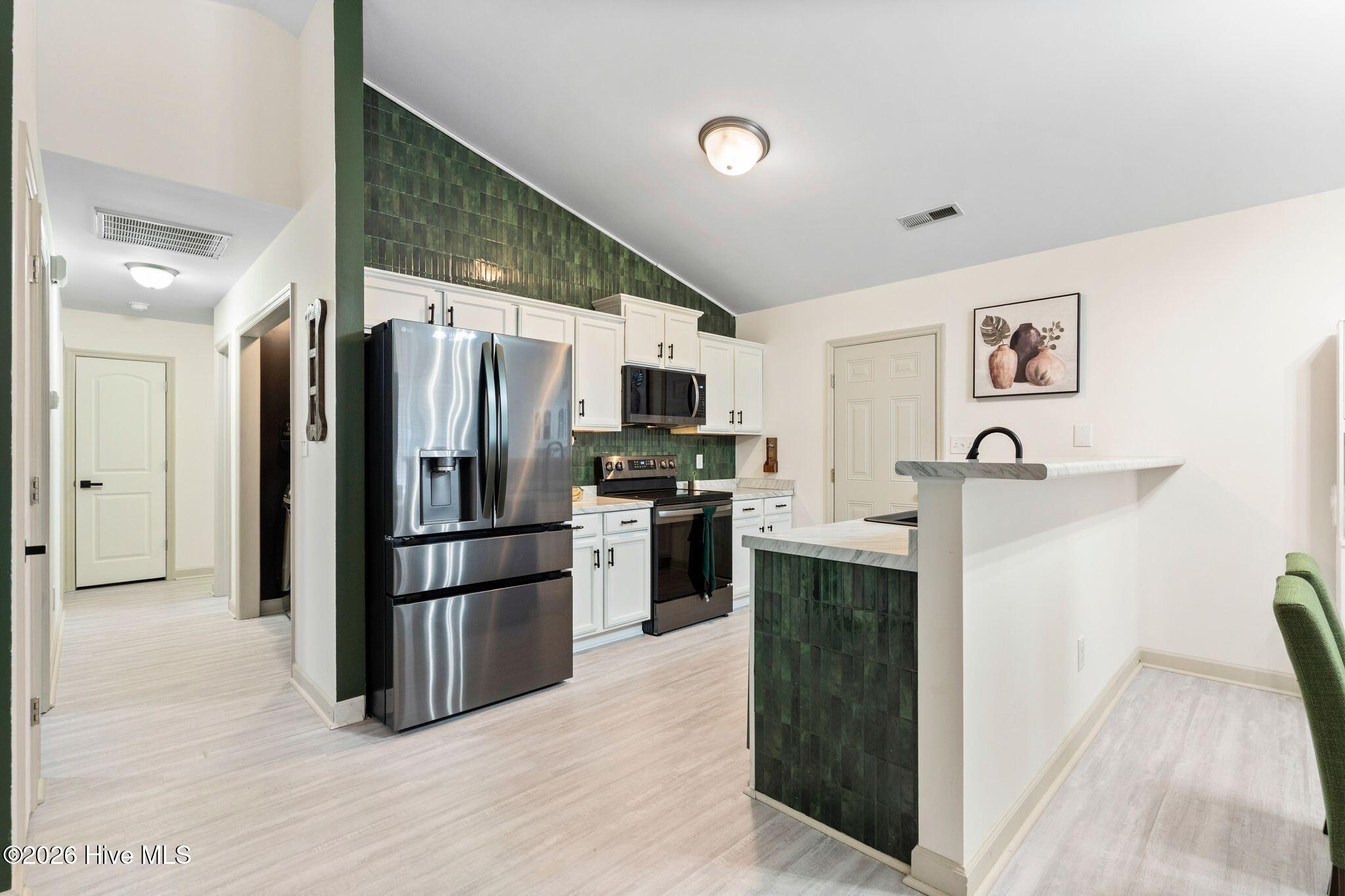 100556987 | Photo 19