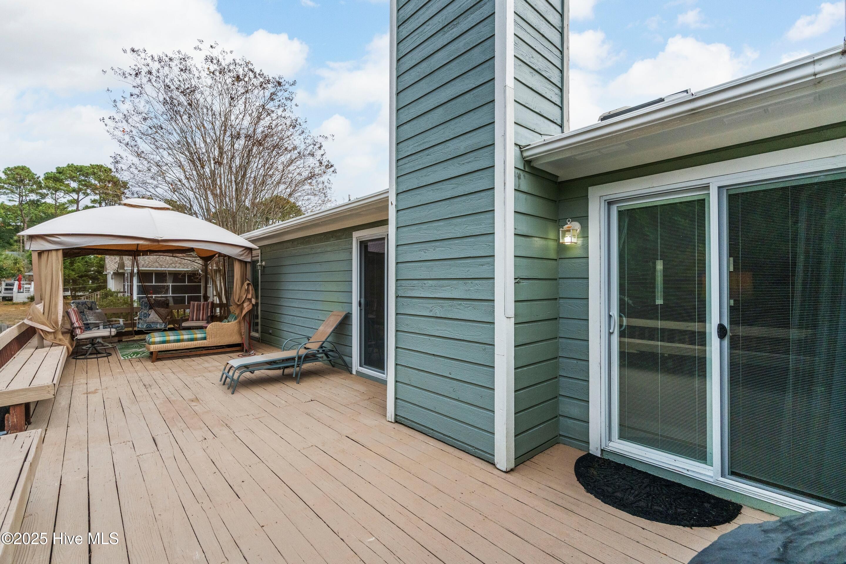 100543561 | Photo 45