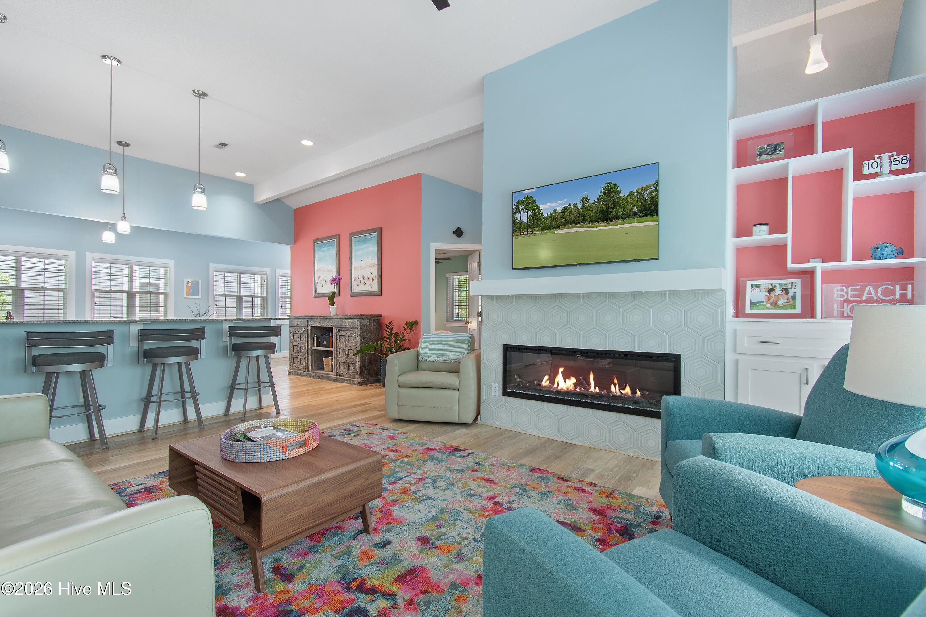 100570489 | Photo 25