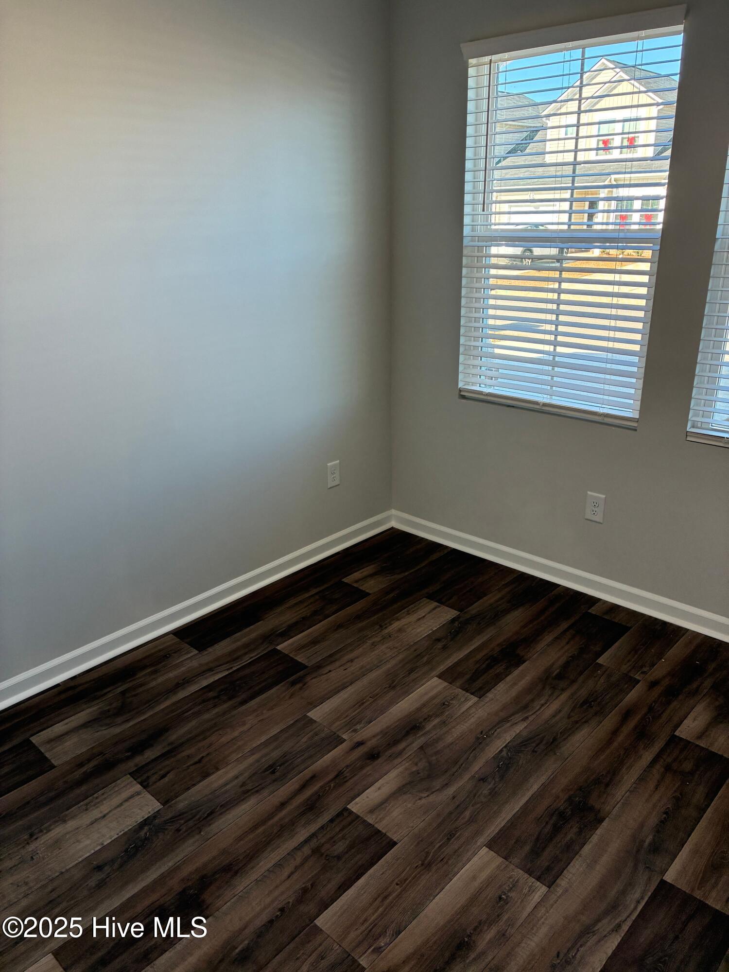 100545572 | Photo 21