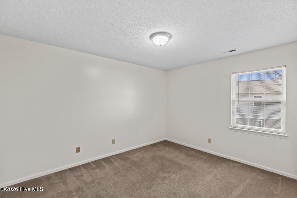 100558503 | Photo 12