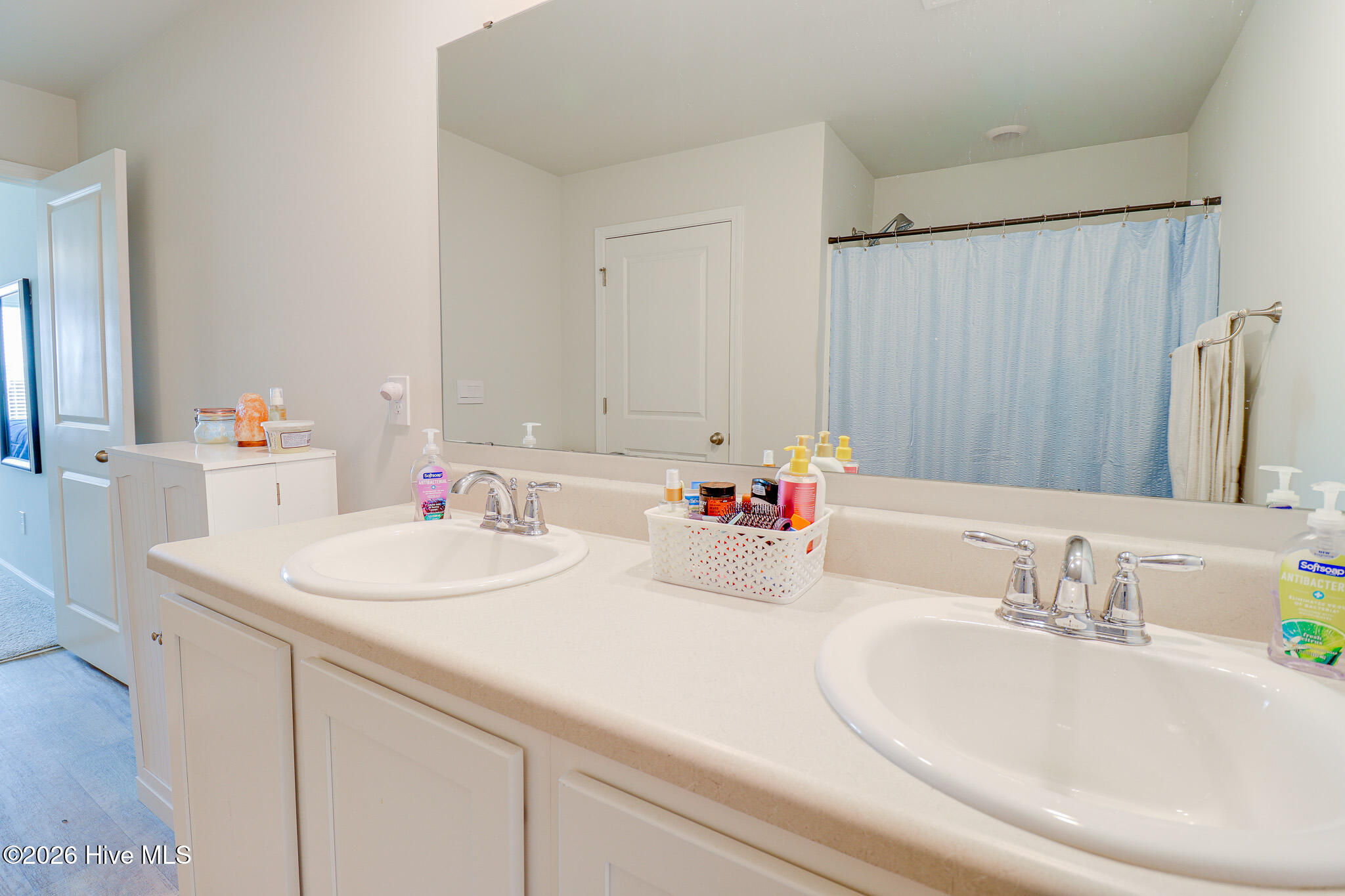 100569775 | Photo 17