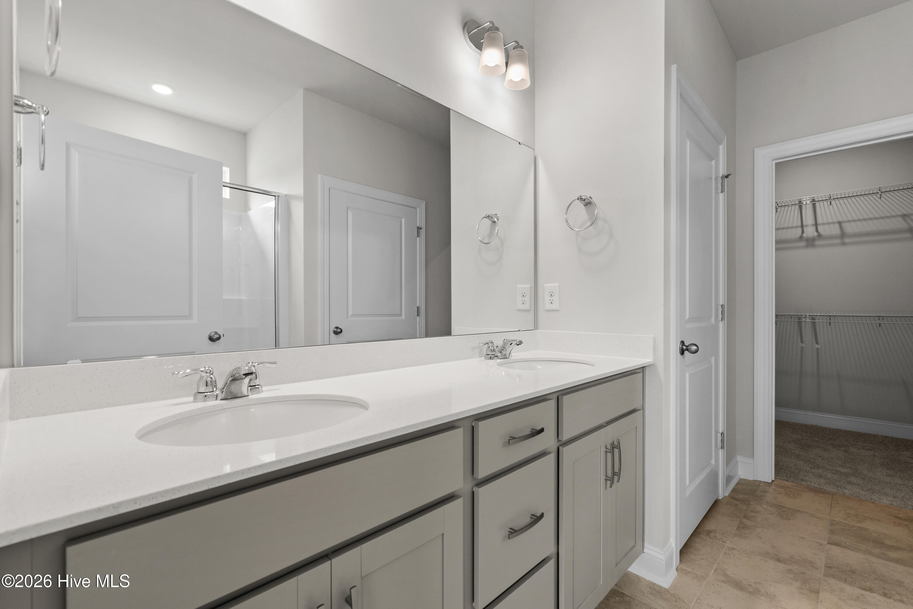 100568296 | Photo 10