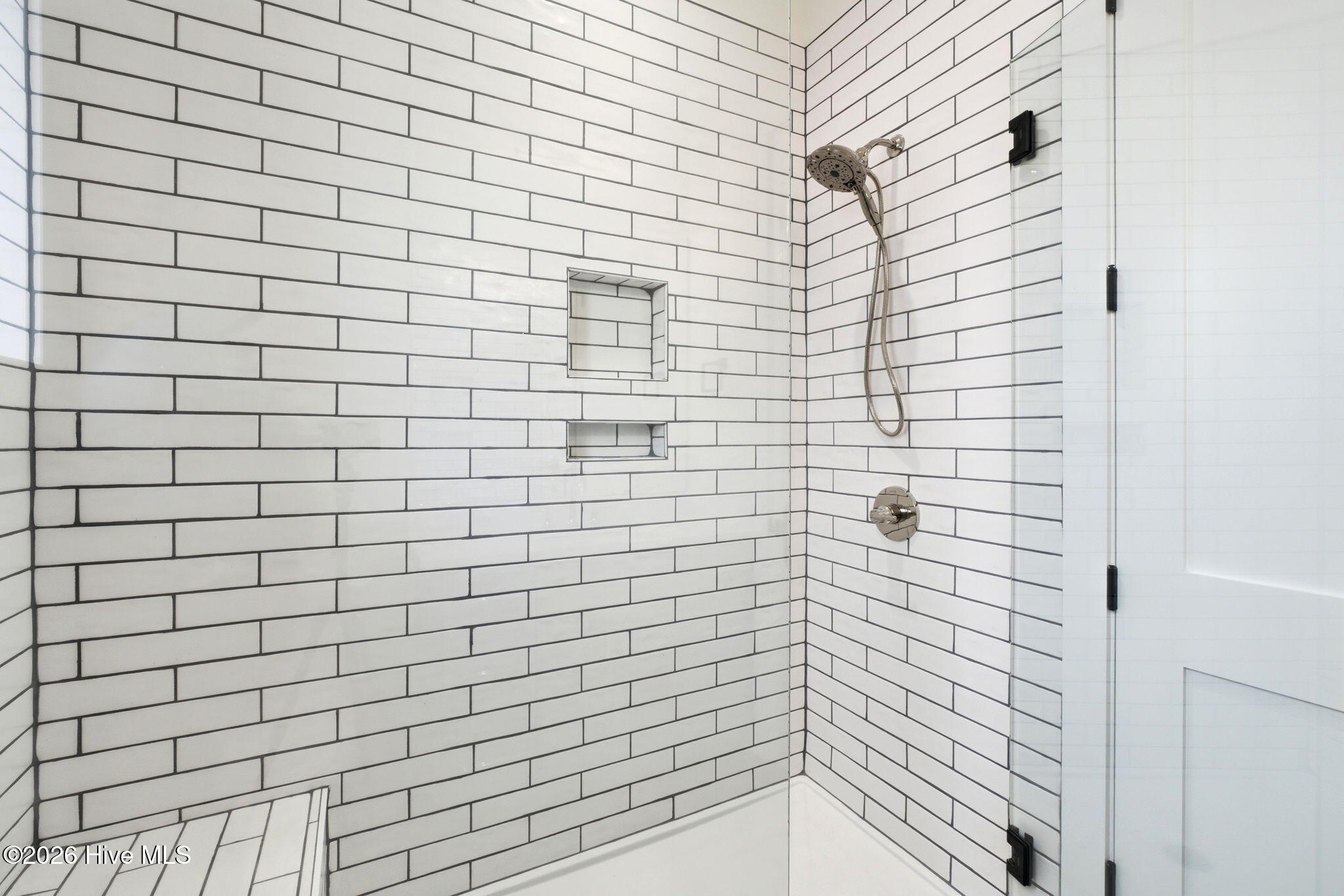 100564947 | Photo 26