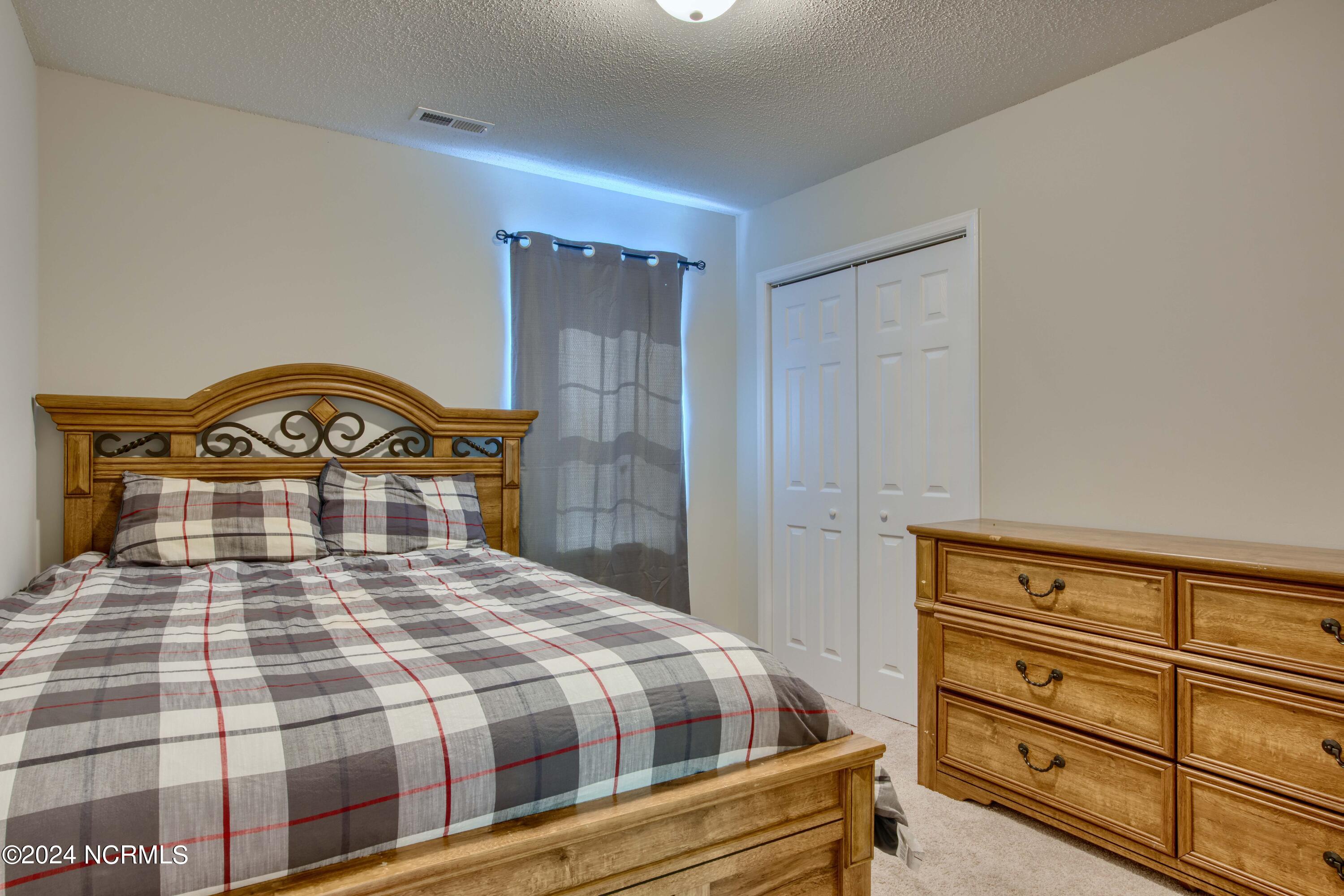 100536550 | Photo 10