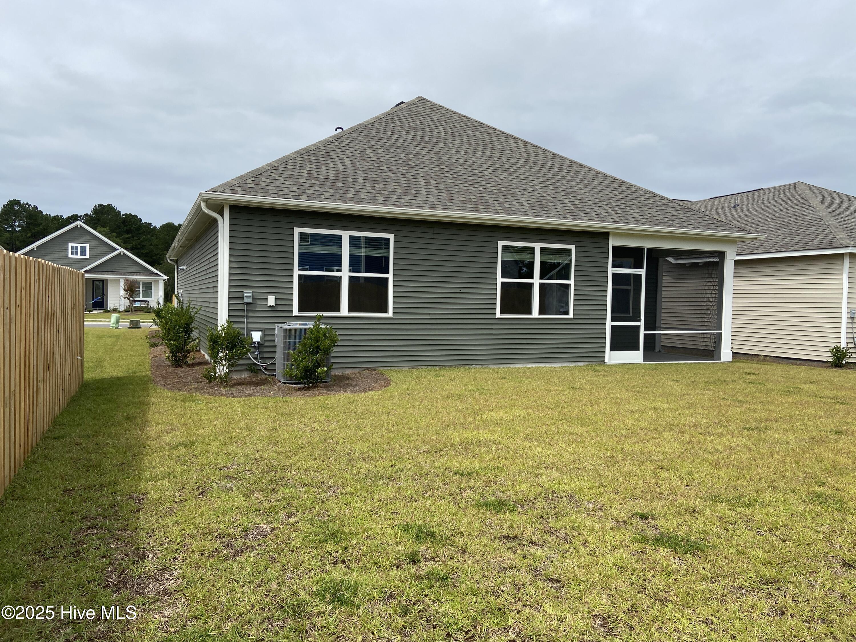 100529934 | Photo 38