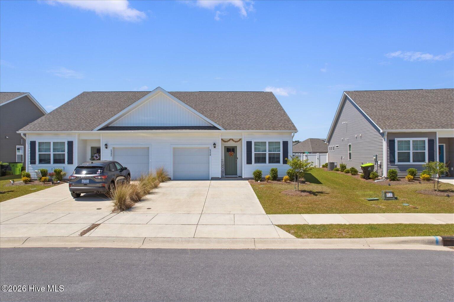 100568001 | Photo 40