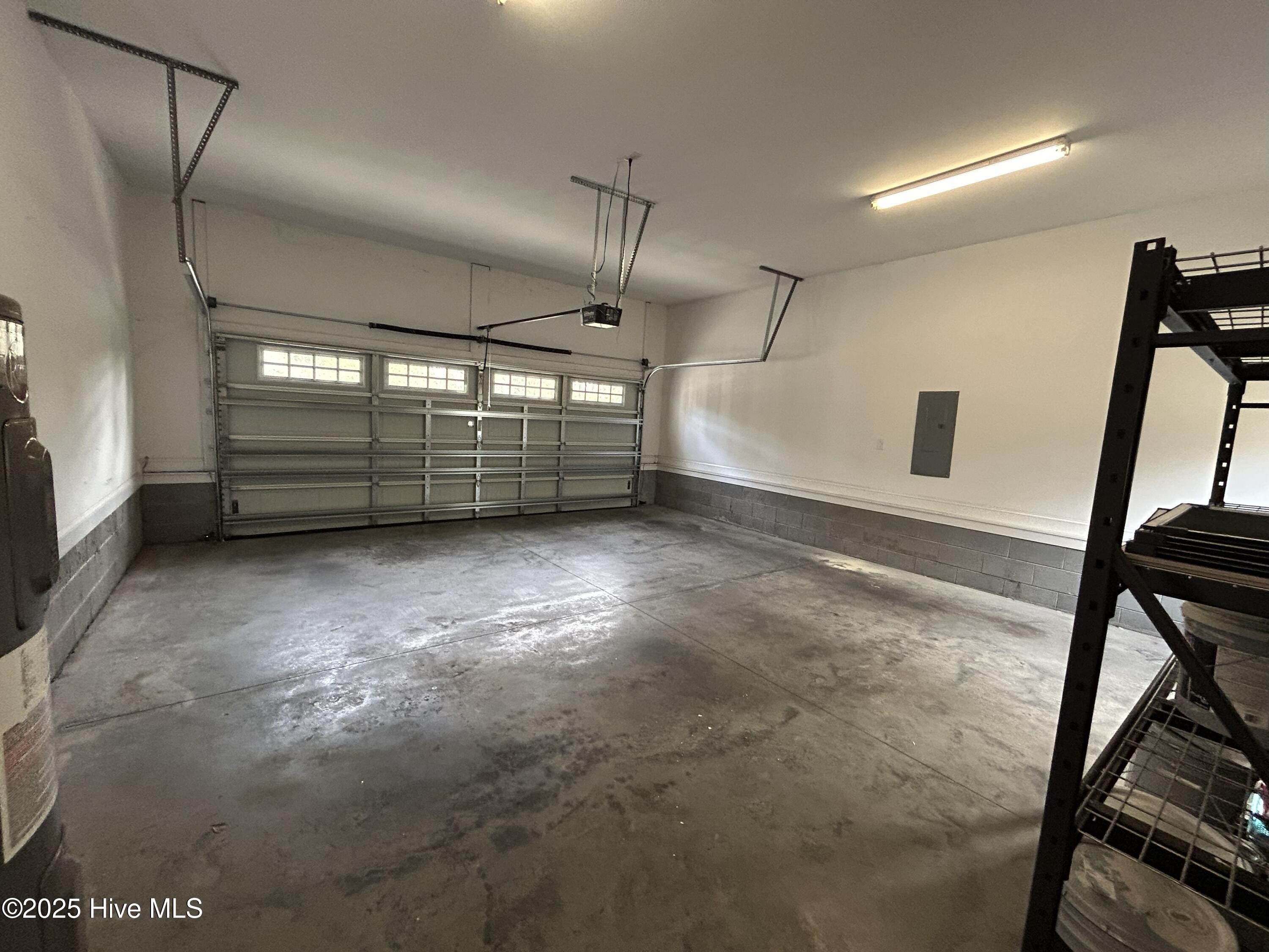 100541351 | Photo 24