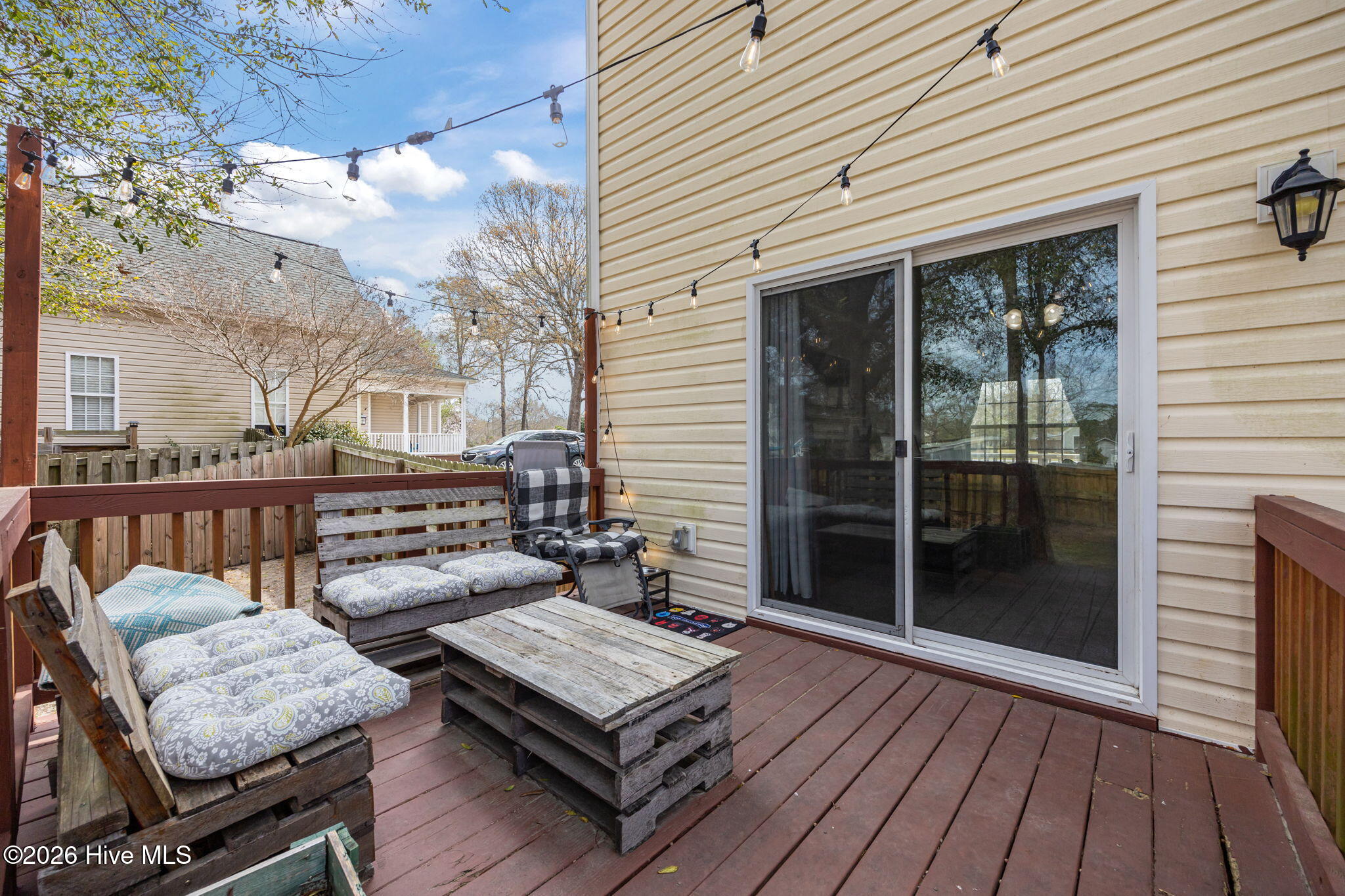 100562601 | Photo 37