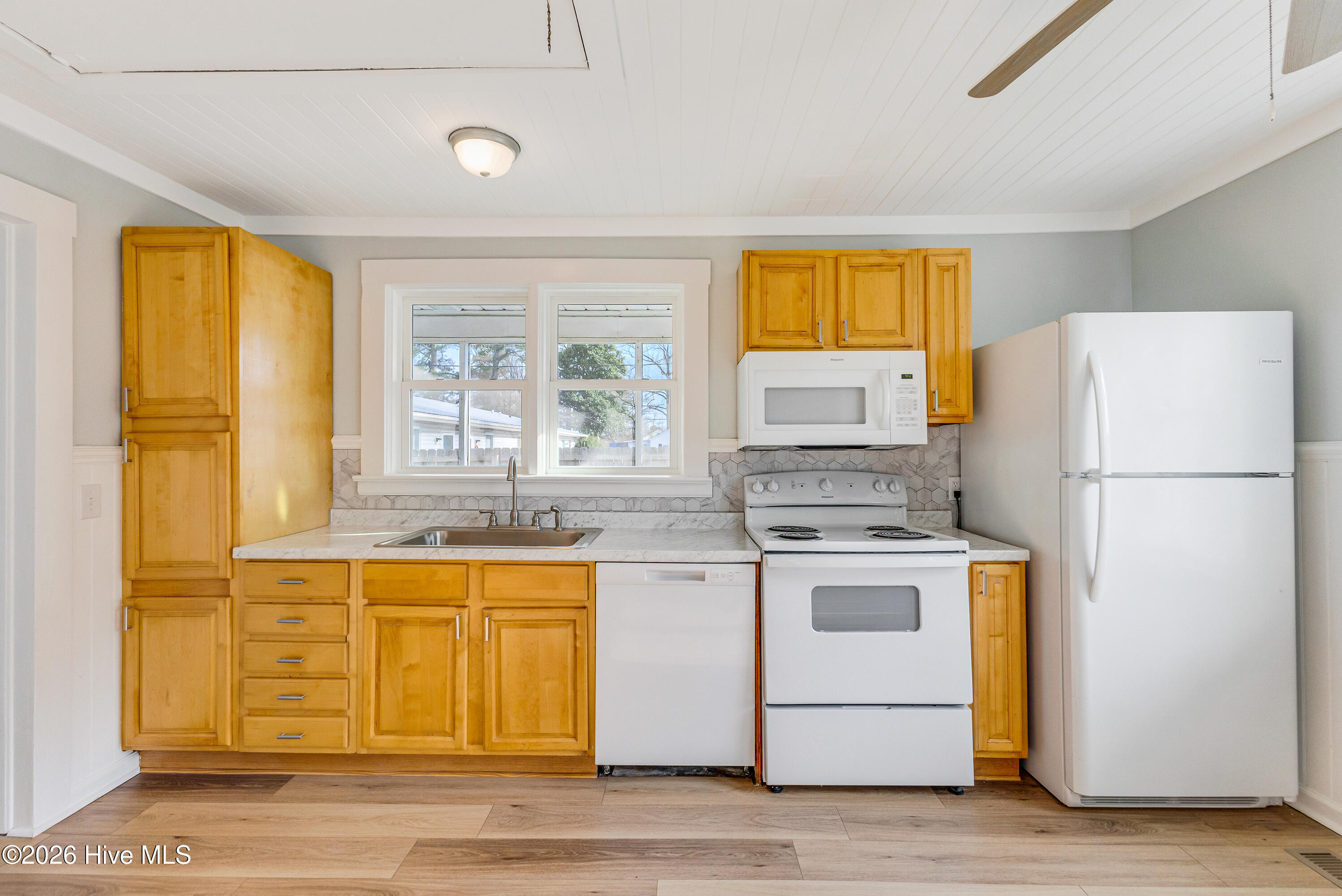 204 N Mcrae Street, Burgaw, NC 28425 – photo 12: 204 McRae-16