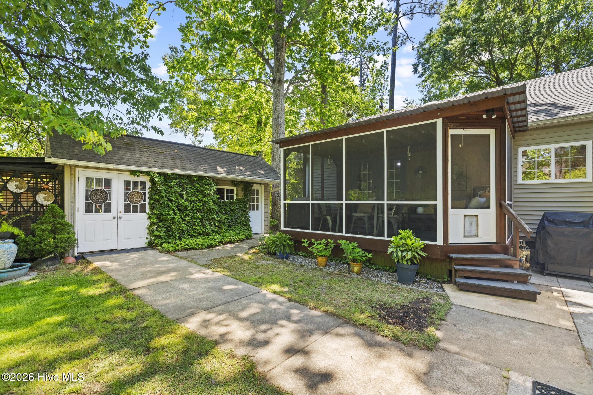 100569223 | Photo 56