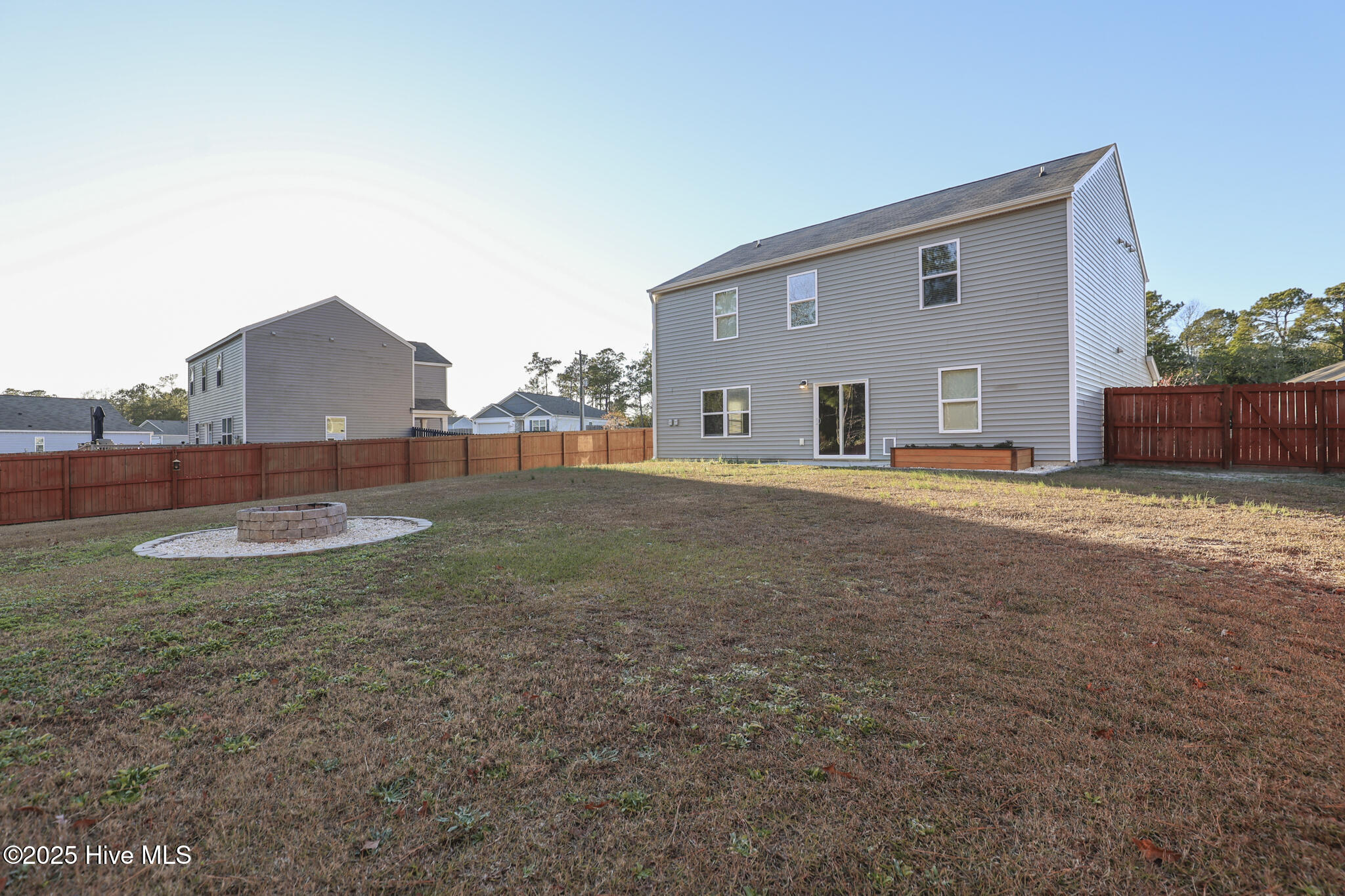 100537464 | Photo 33