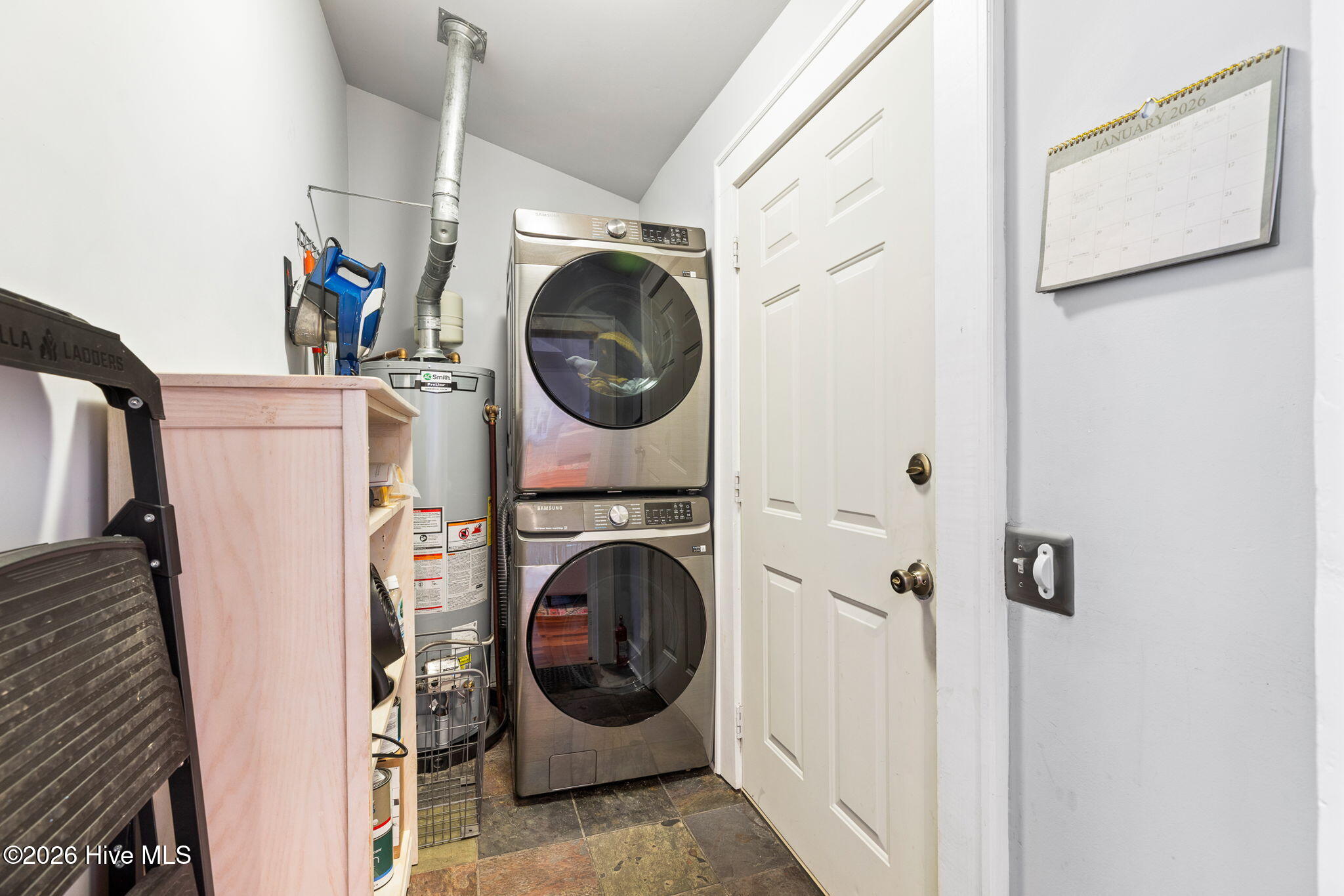 100550239 | Photo 35