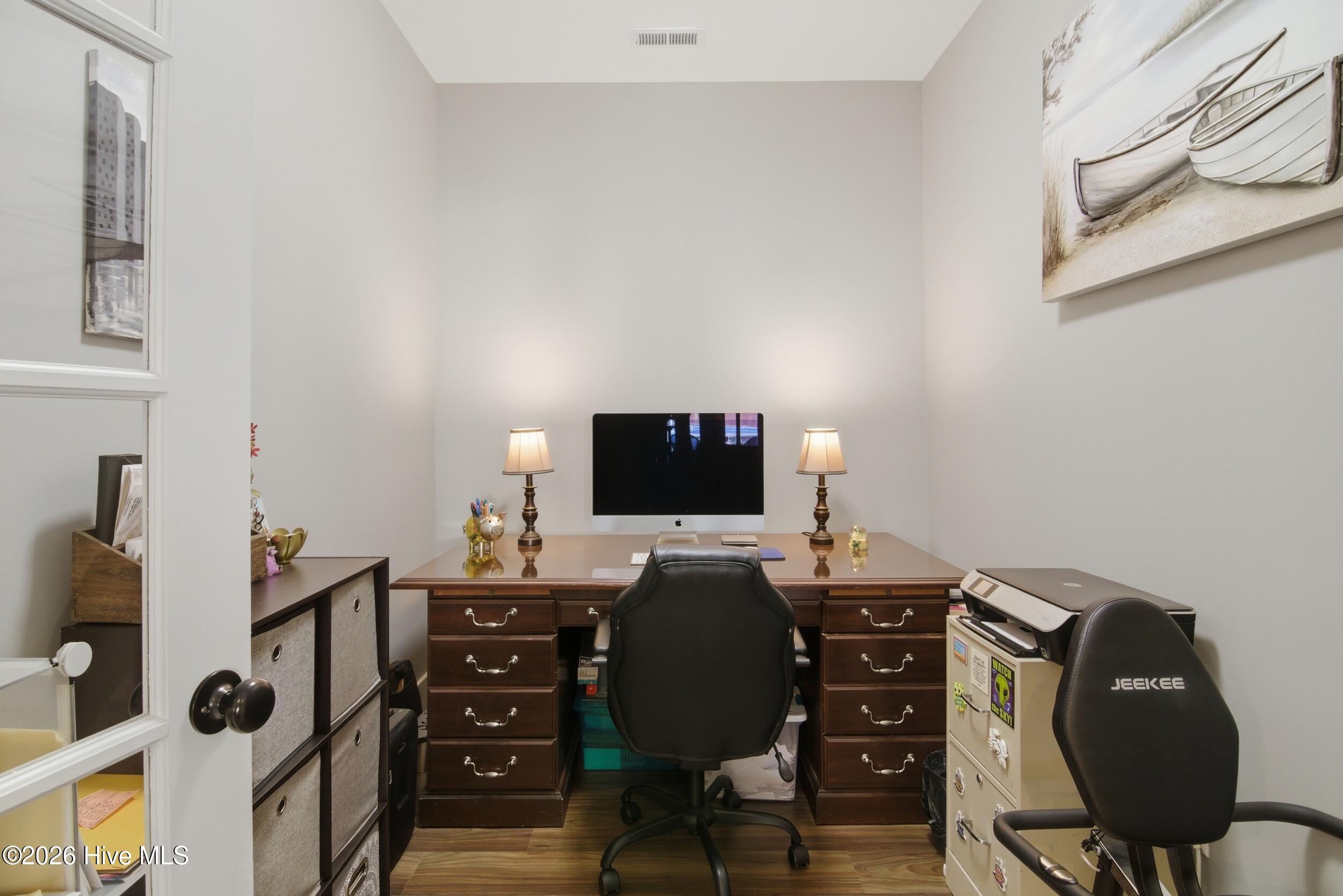 100551617 | Photo 32