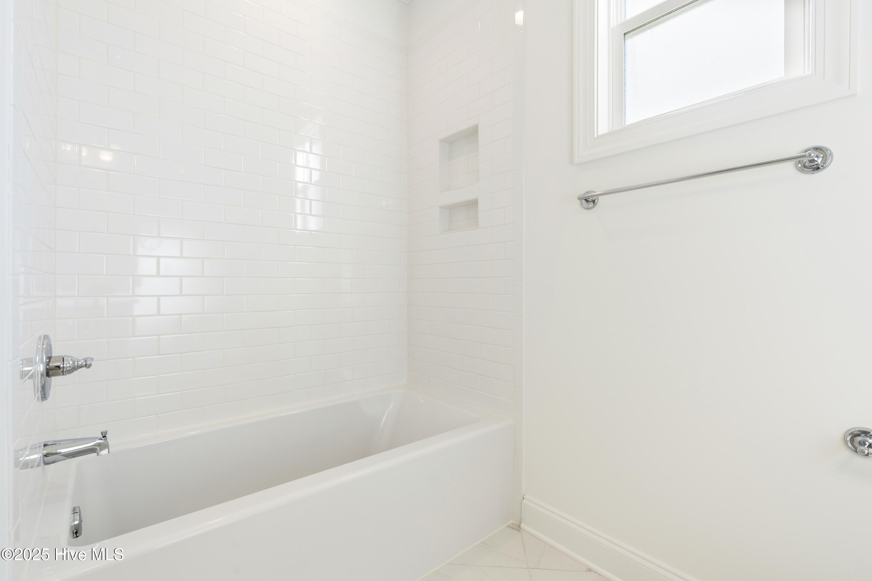 100537559 | Photo 33