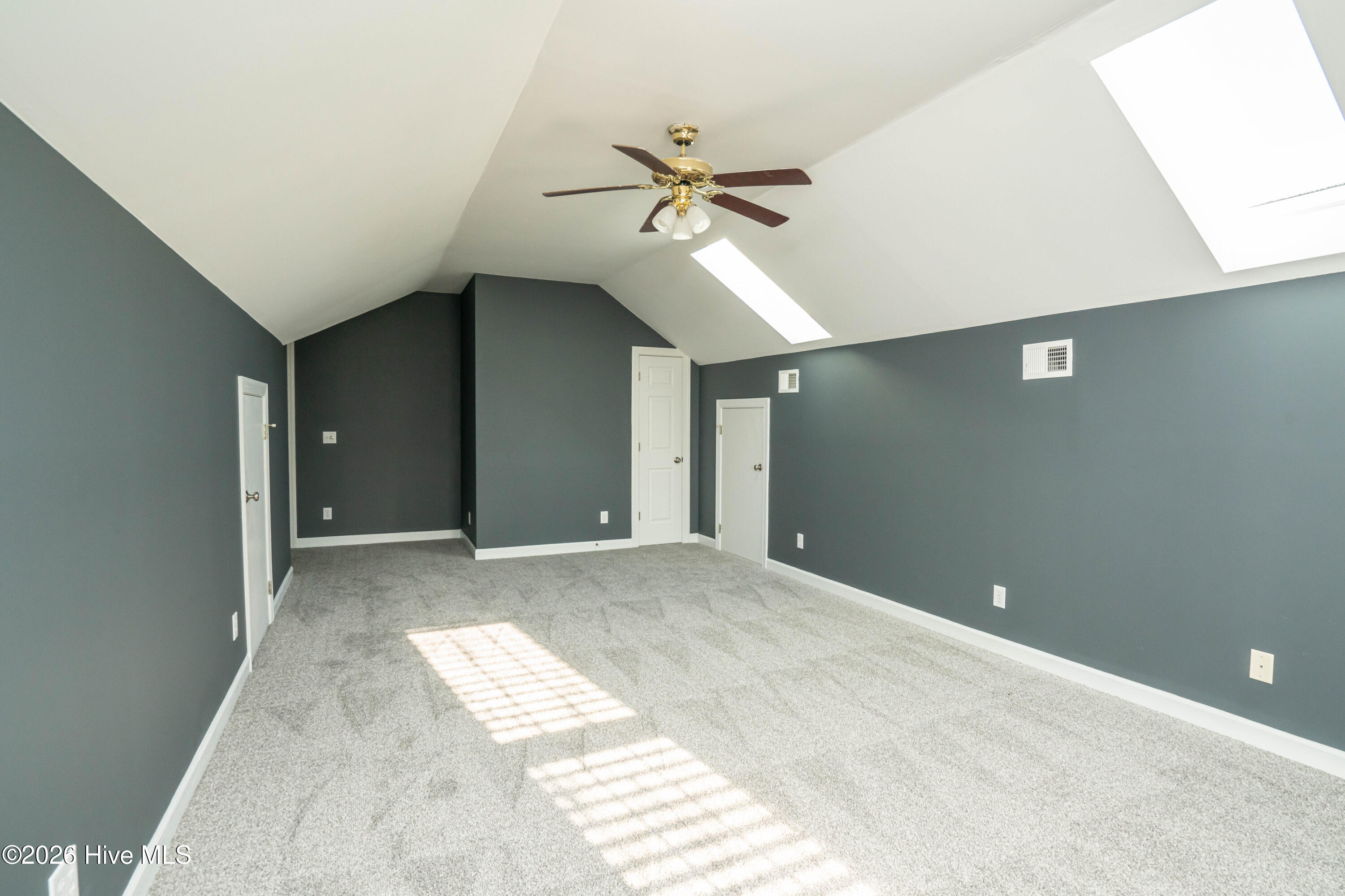 100553430 | Photo 58