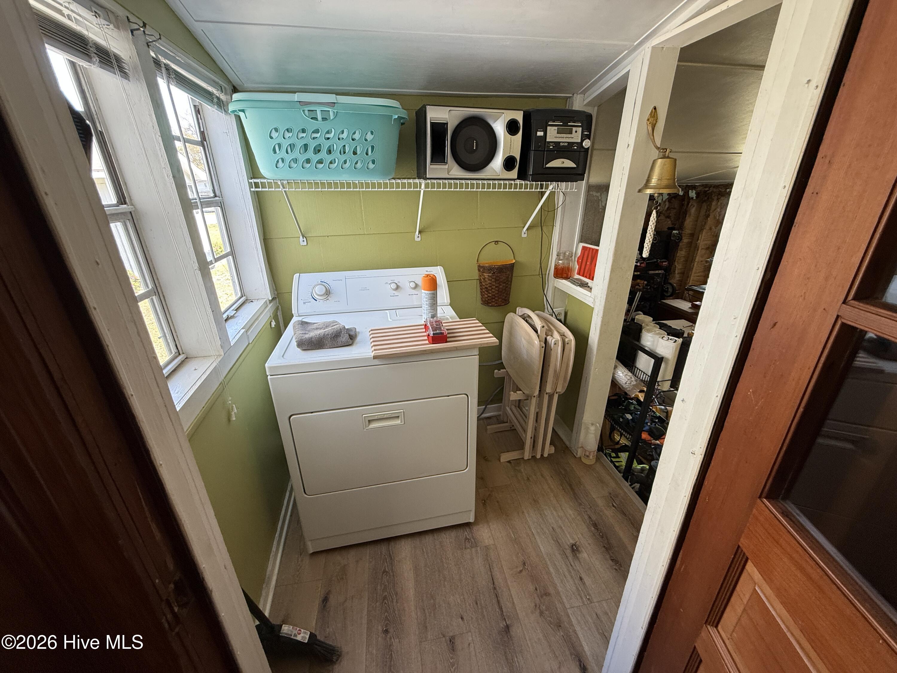 100564685 | Photo 28