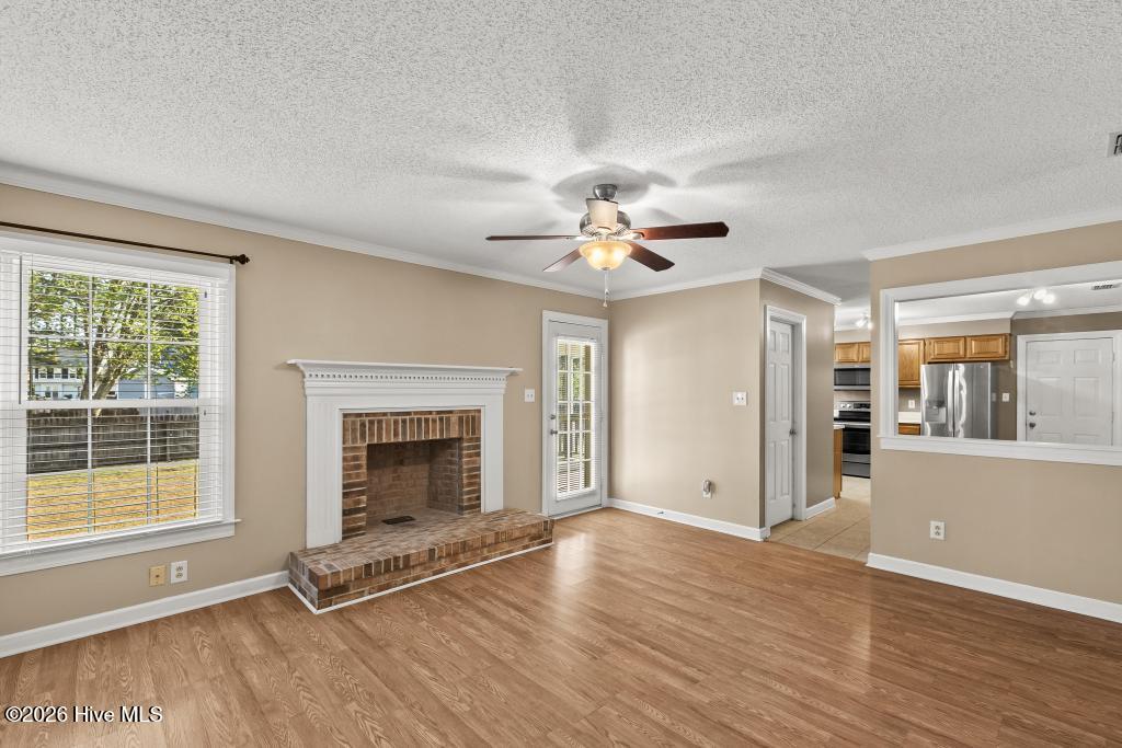 100566141 | Photo 15