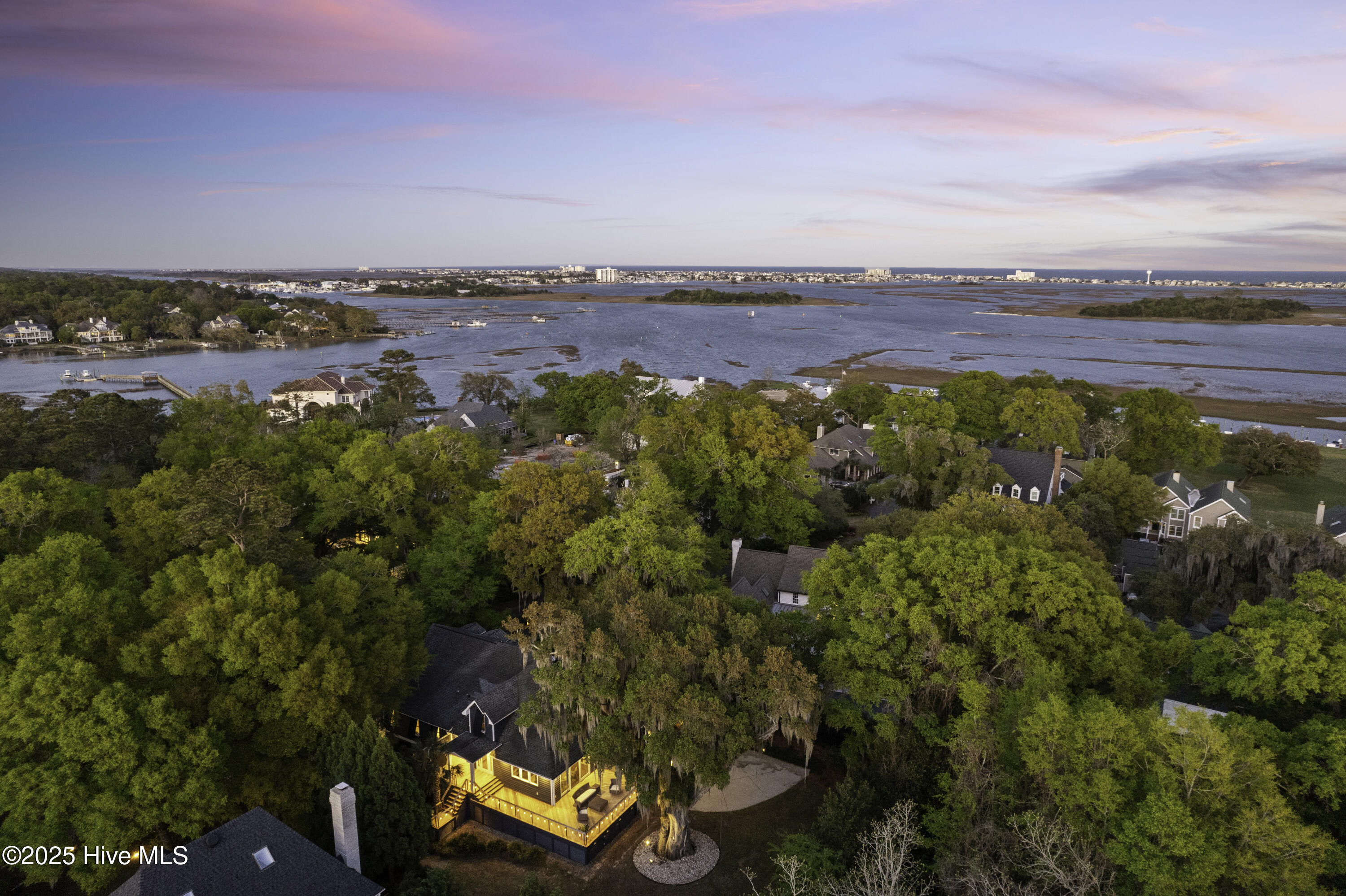 005_6412_westport_dr_twilight-5_609